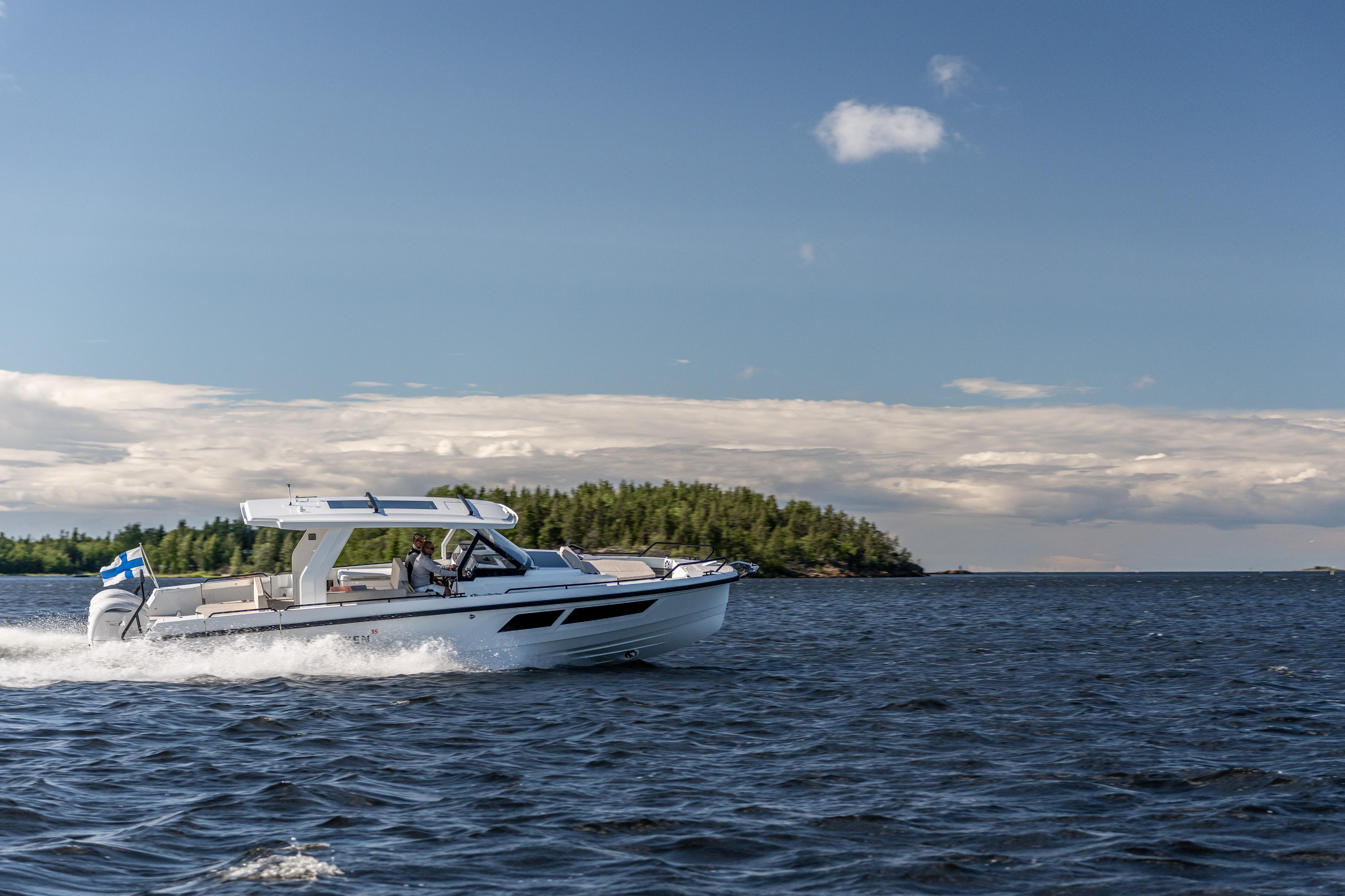 Quarken-35 Sport Tourer 2025 -FL-US-9568357
