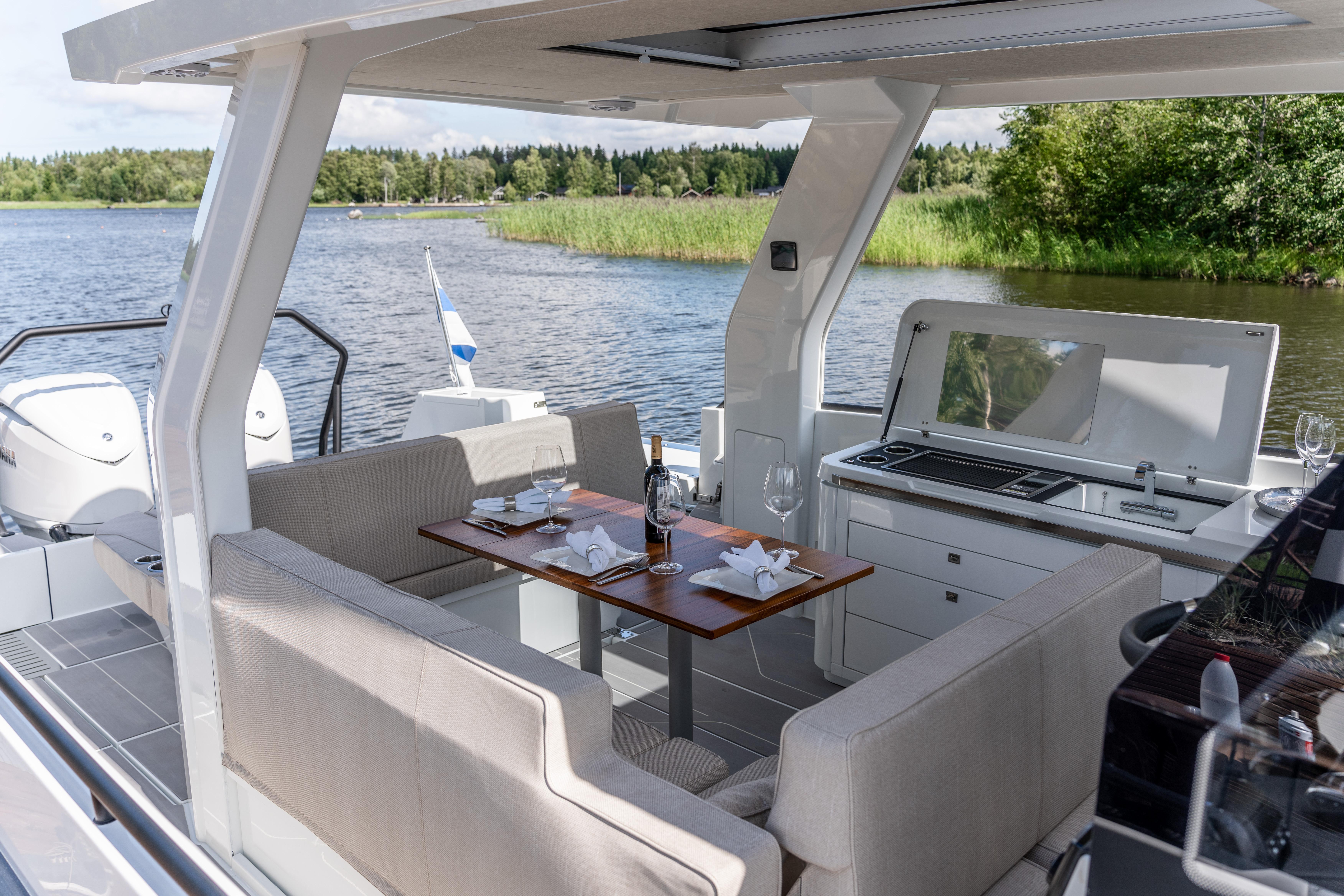 Quarken-35 Sport Tourer 2025 -FL-US-9568357 | Thumbnail