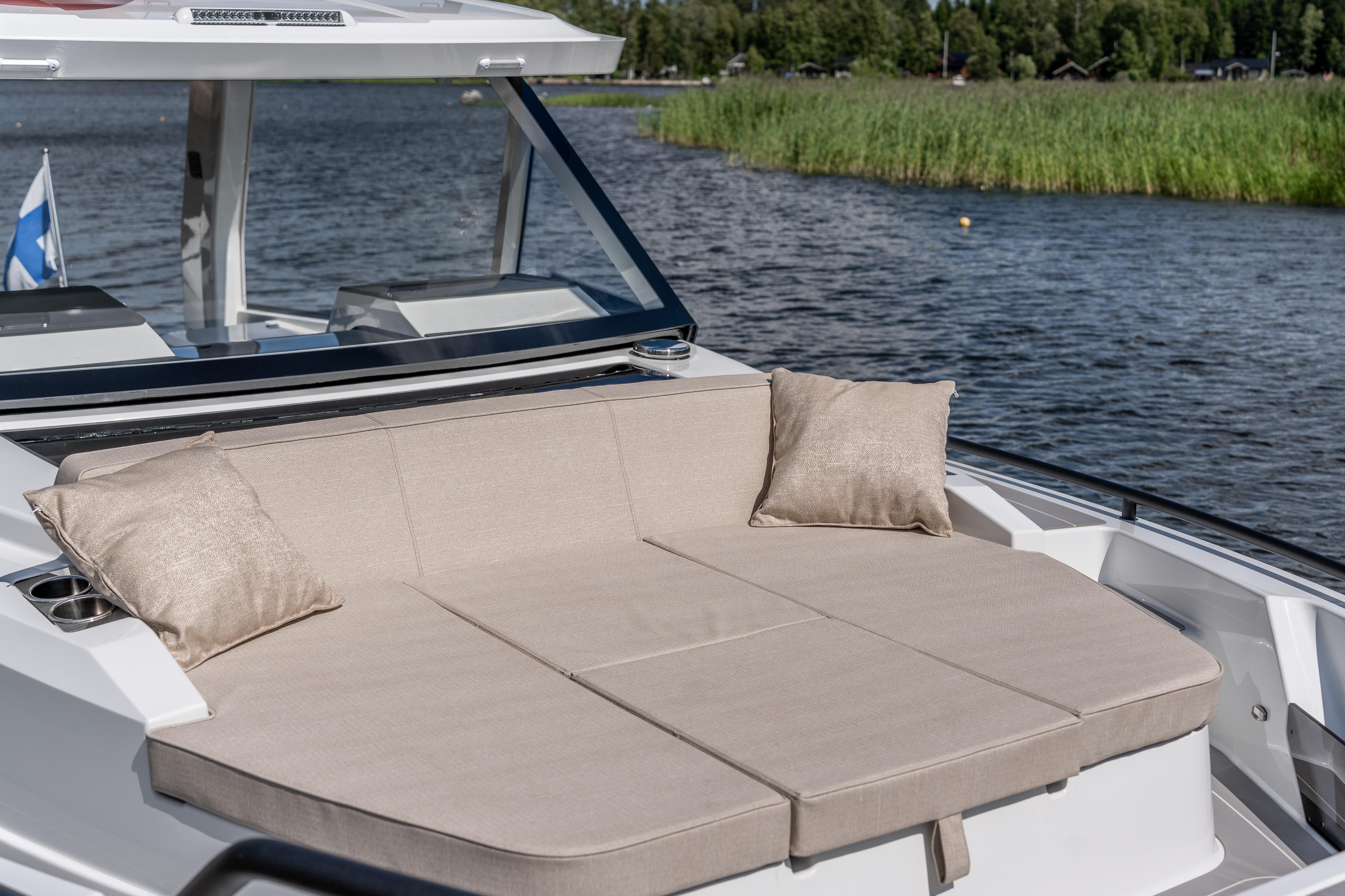 Quarken-35 Sport Tourer 2025 -FL-US-9568357 | Thumbnail