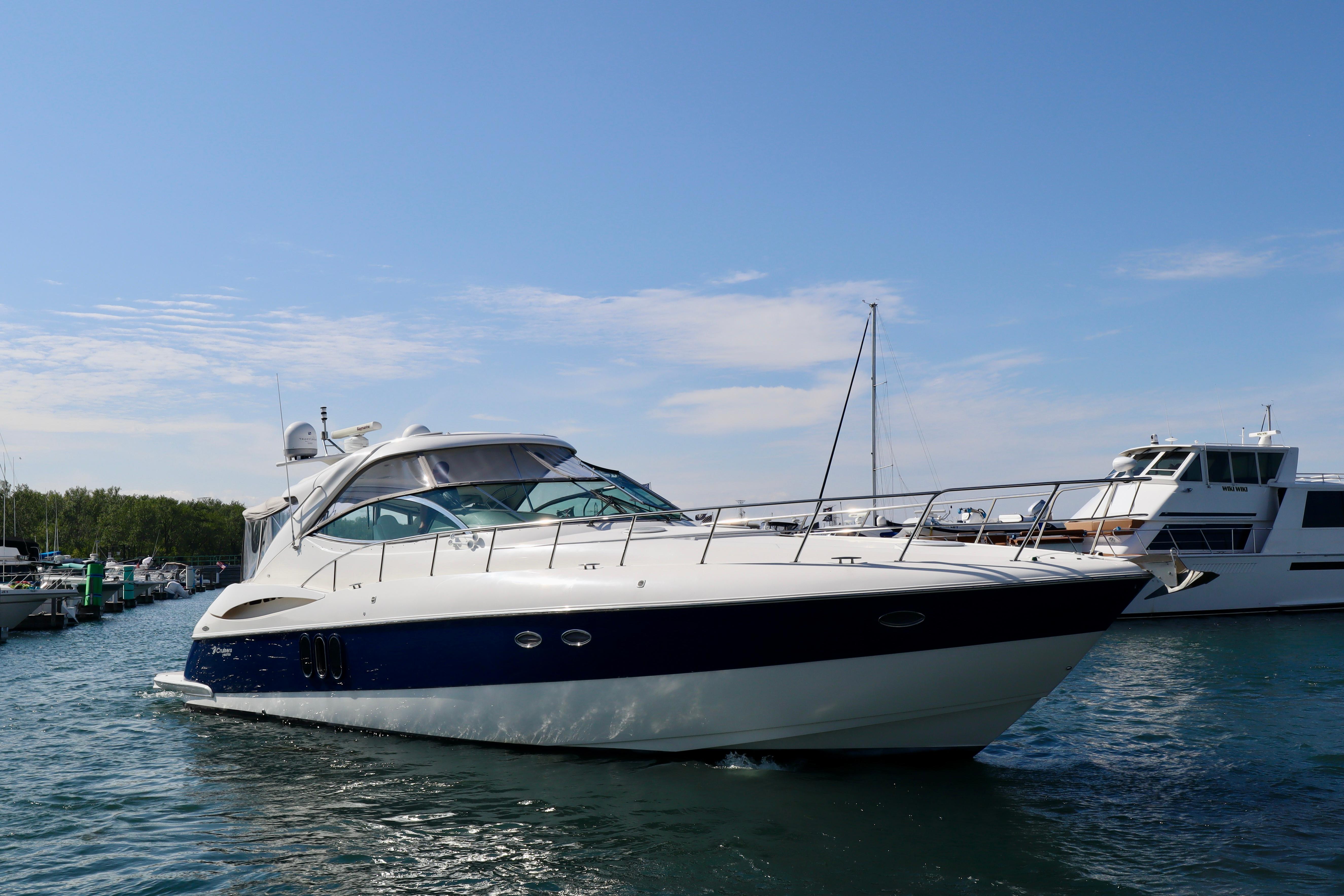 2005 52 Cruisers Yachts 520 Express Boats for Sale