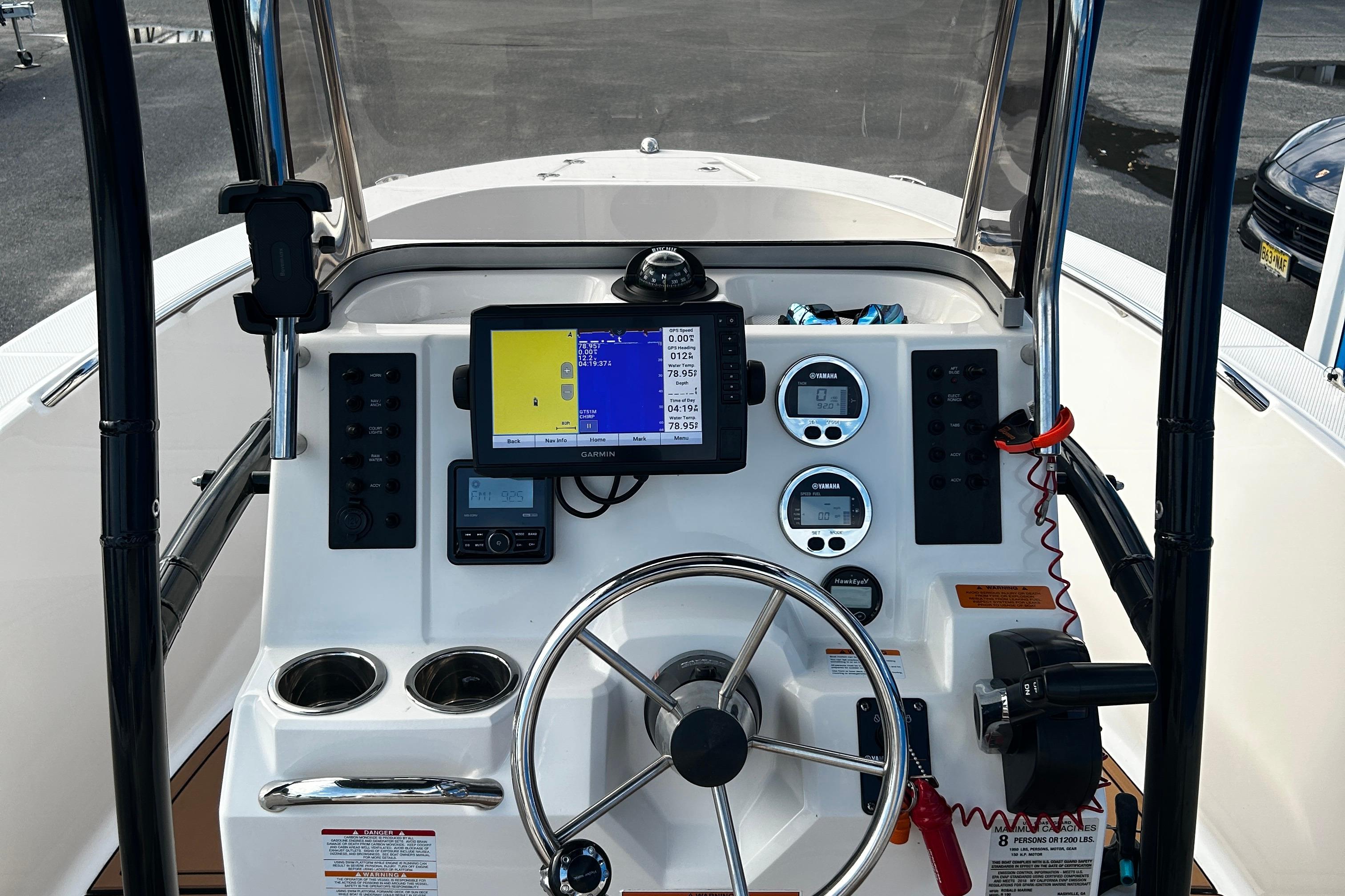 2018-robalo-r180-center-console-power-9960906-20250926132620503-1