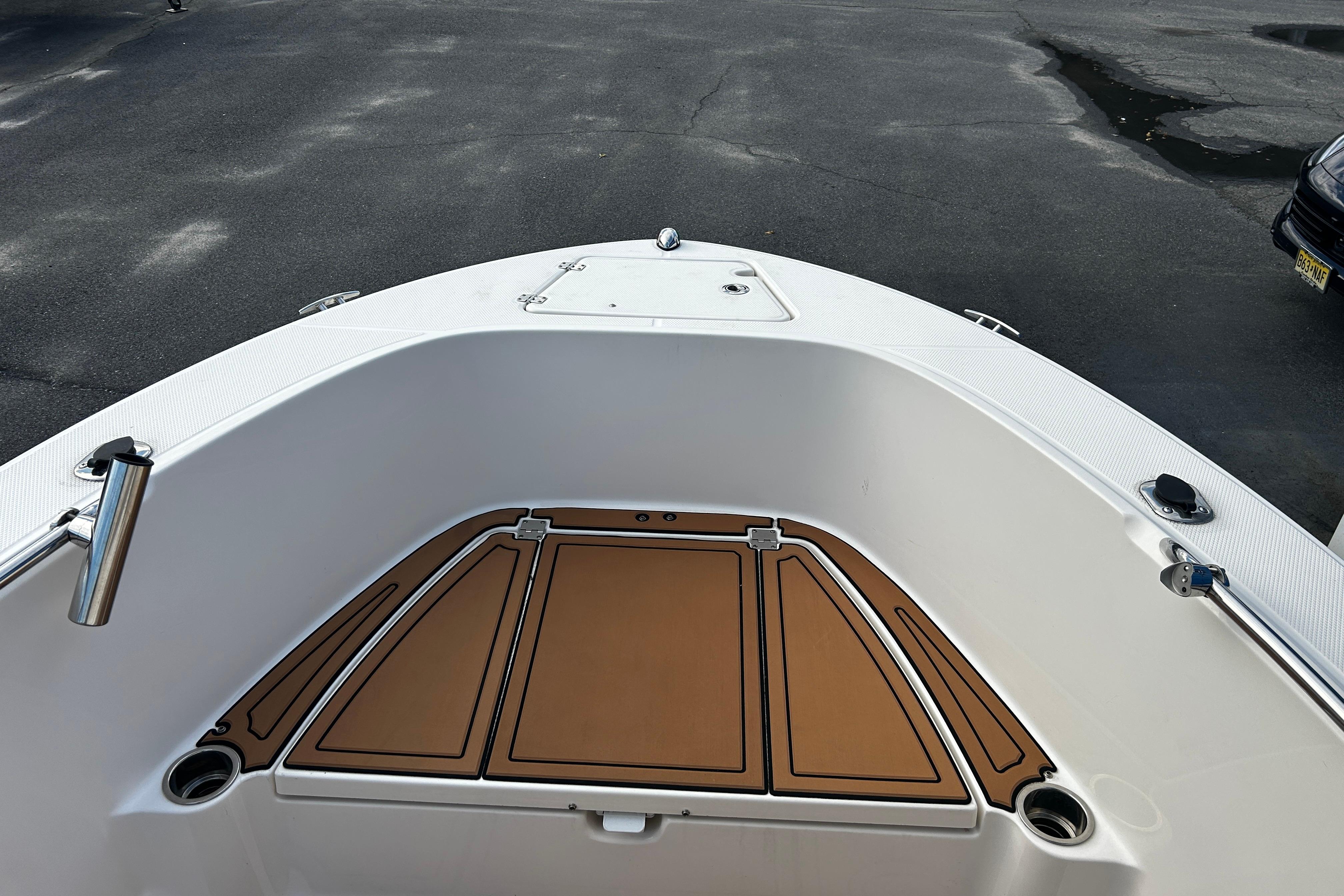 2018-robalo-r180-center-console-power-9960906-20250926132629416-2