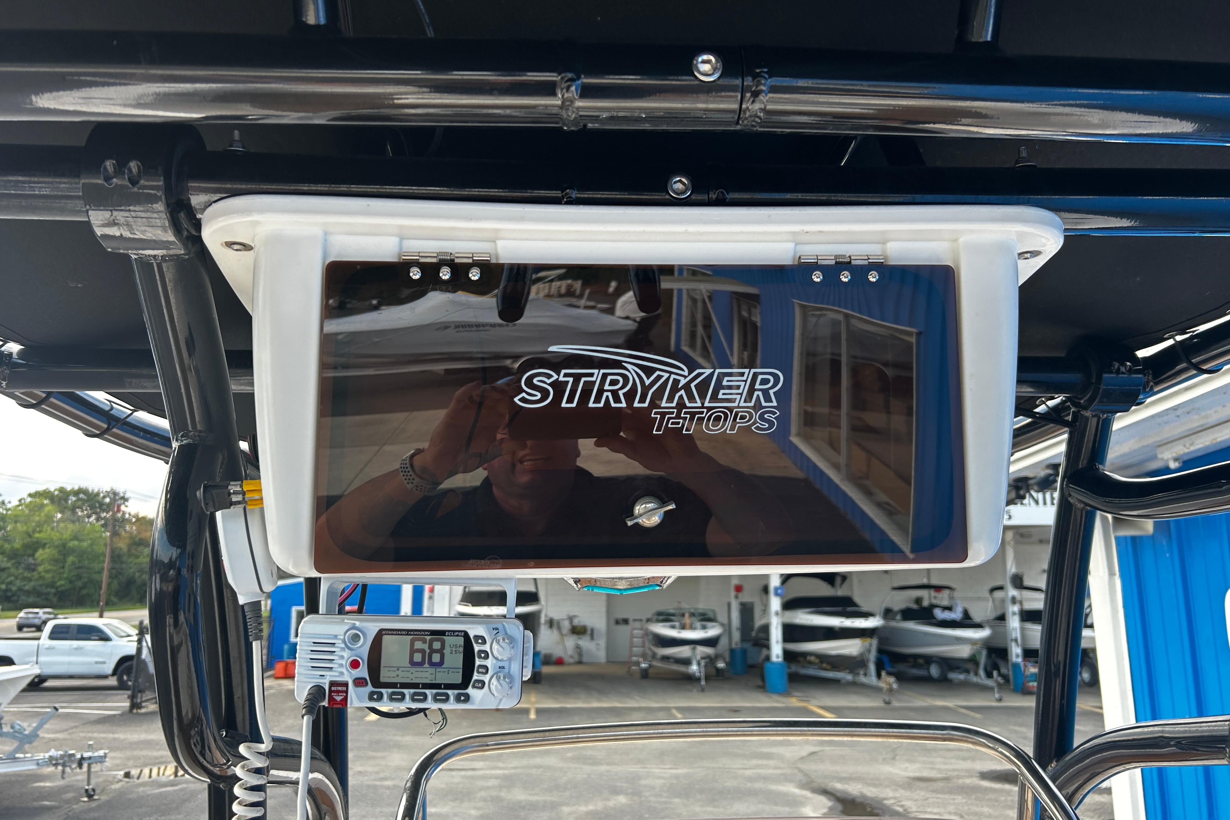 2018-robalo-r180-center-console-power-9960906-20250926132630326-3