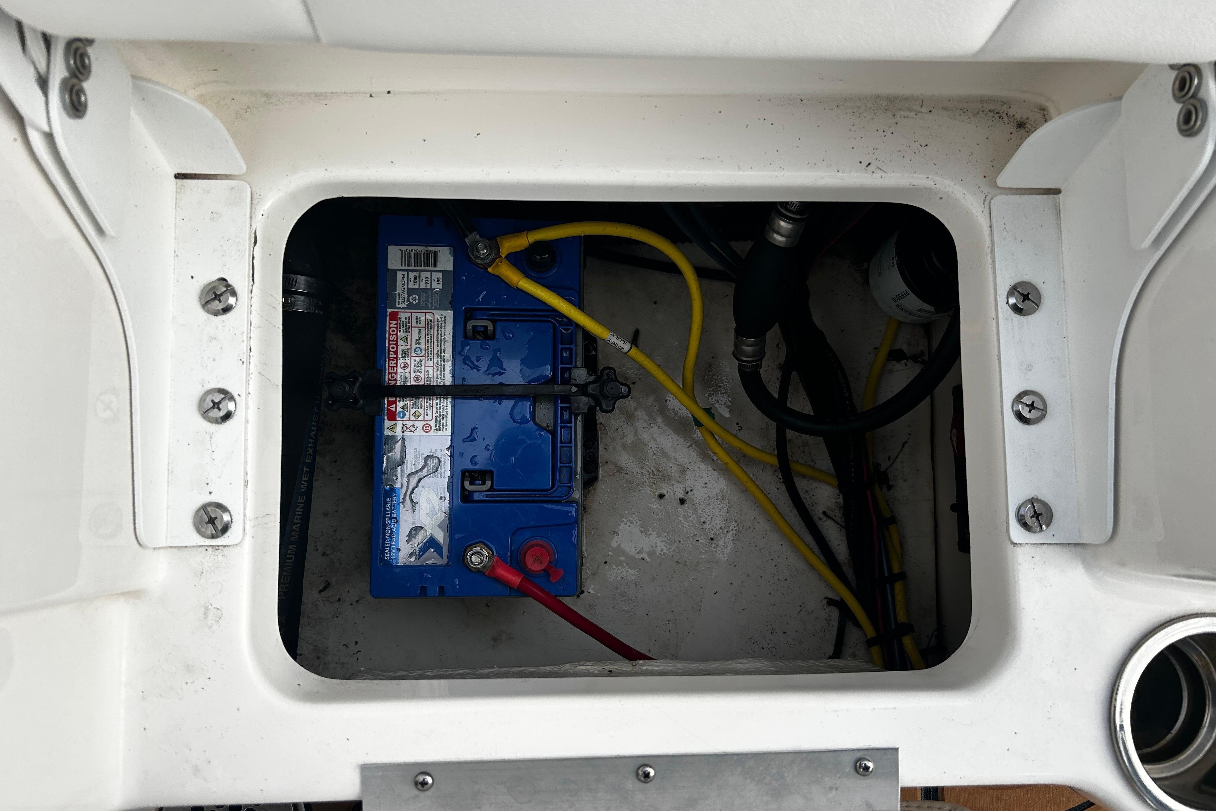 2018-robalo-r180-center-console-power-9960906-20250926132634665-2