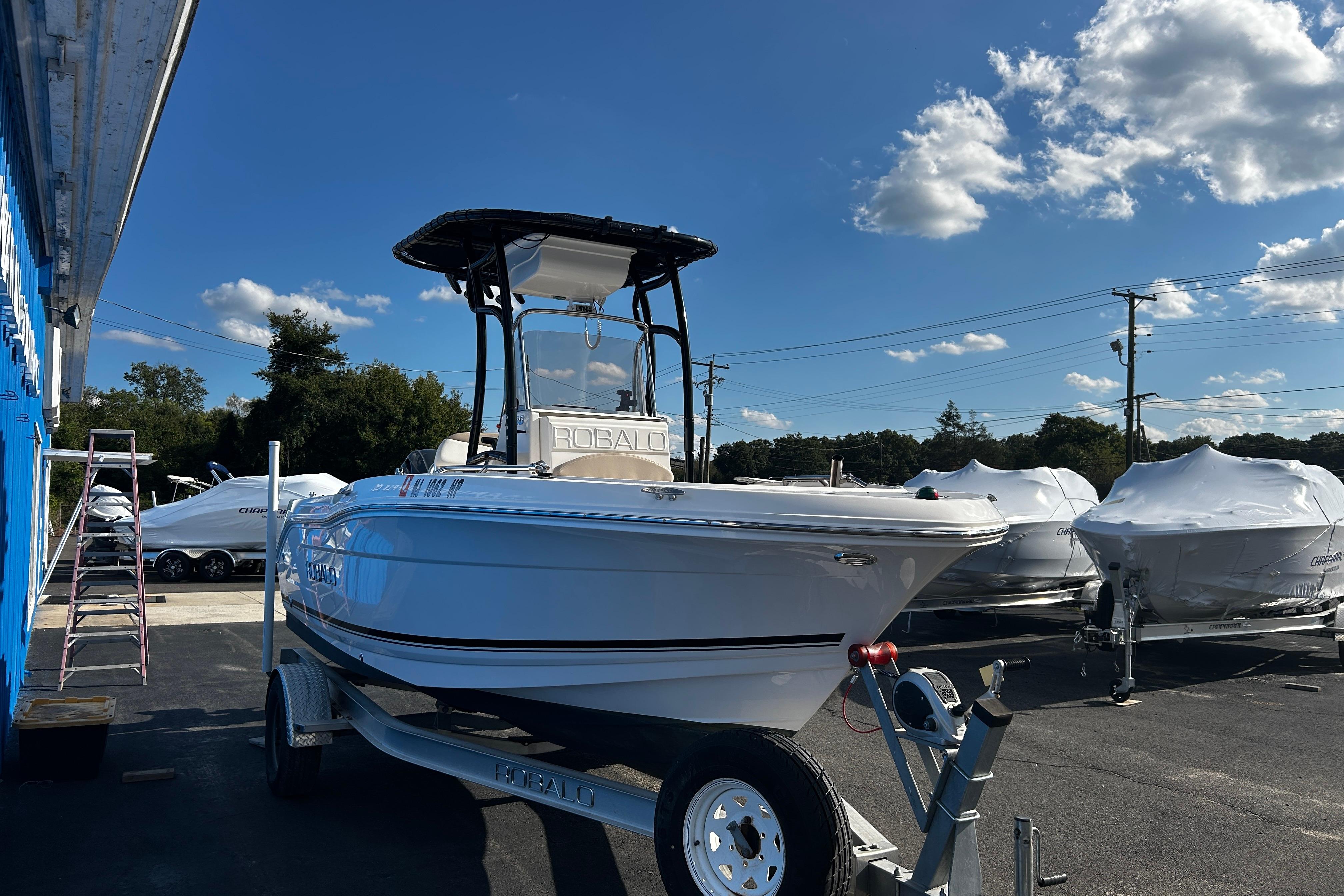 2018-robalo-r180-center-console-power-9960906-20250926132644352-1