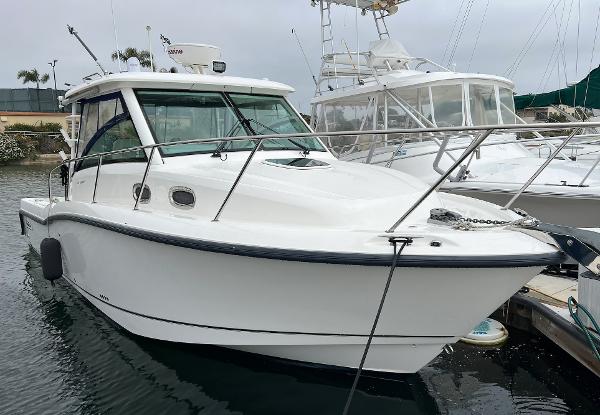 31' Boston Whaler, Listing Number 100917660, - Photo No. 2