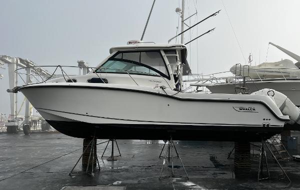 31' Boston Whaler, Listing Number 100917660, - Photo No. 4