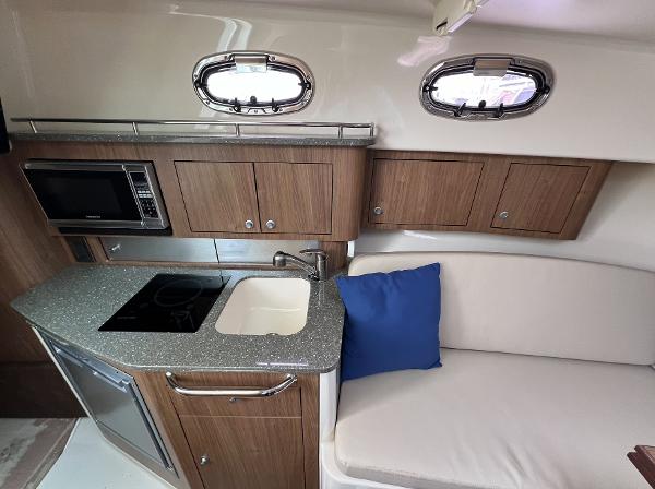 31' Boston Whaler, Listing Number 100917660, - Photo No. 12