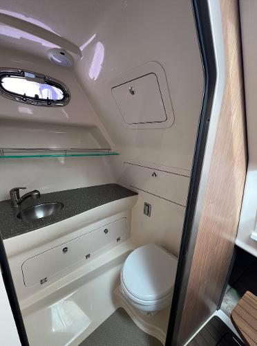 31' Boston Whaler, Listing Number 100917660, - Photo No. 13