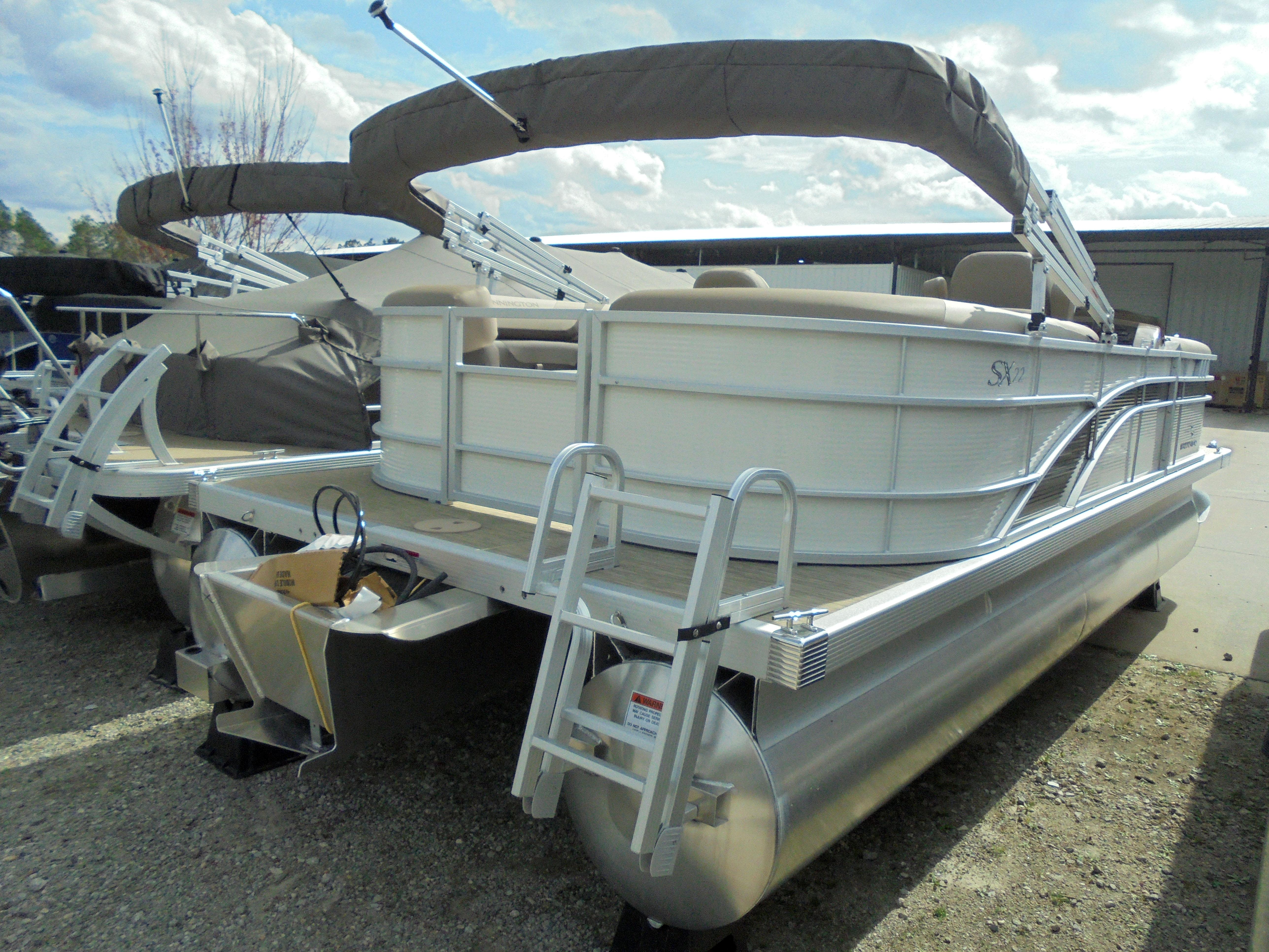 2023 Bennington 22 SXSR