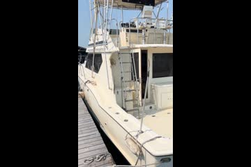 Hatteras 45 Convertible video