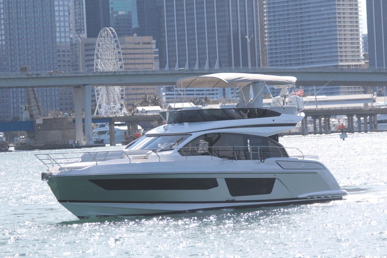 2022 Azimut 53 Flybridge