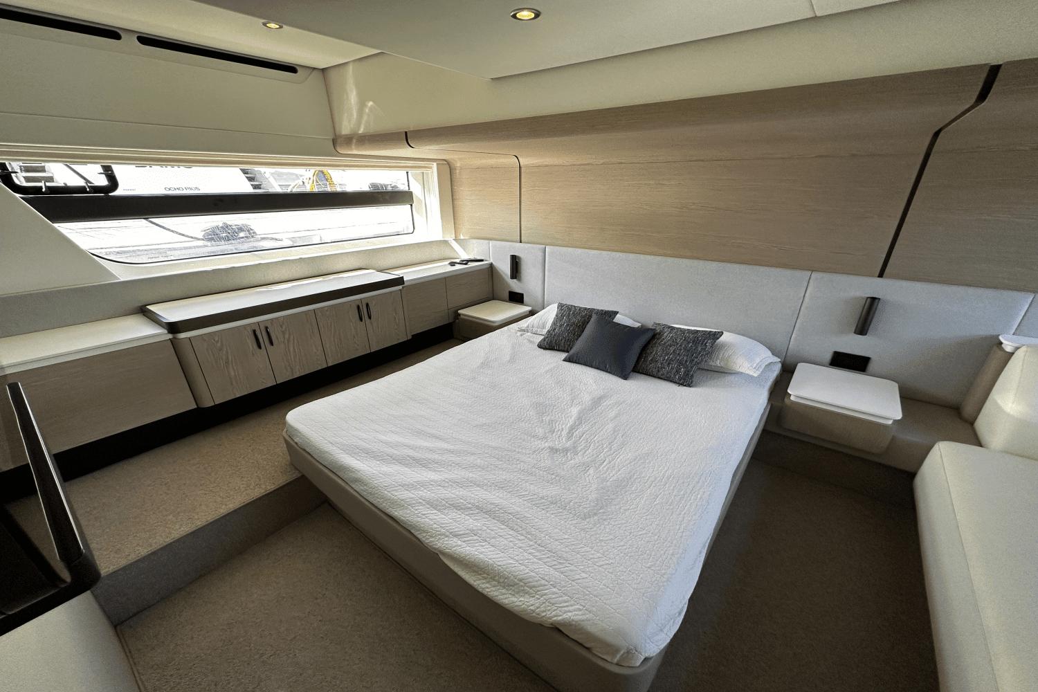 2022 Azimut 53 Flybridge