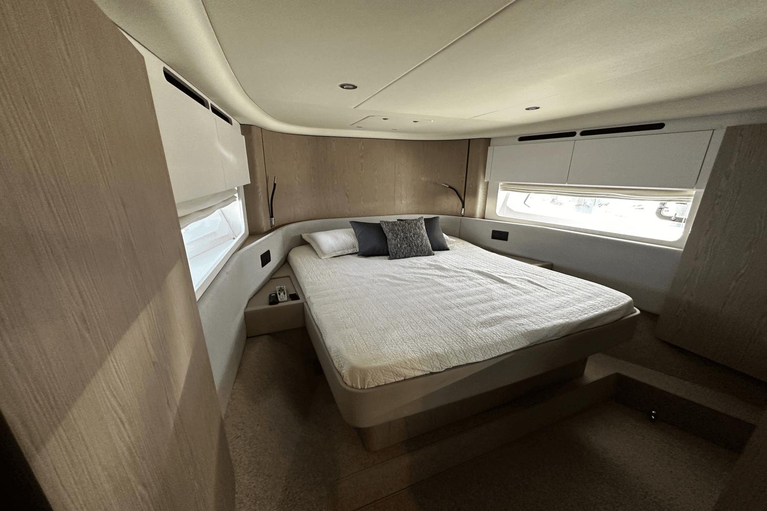 2022 Azimut 53 Flybridge