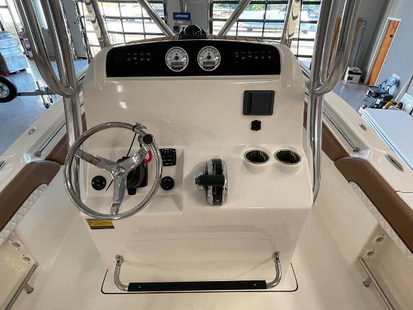 2021 Pioneer boat for sale, model of the boat is Islander 222 & Image # 7 of 10