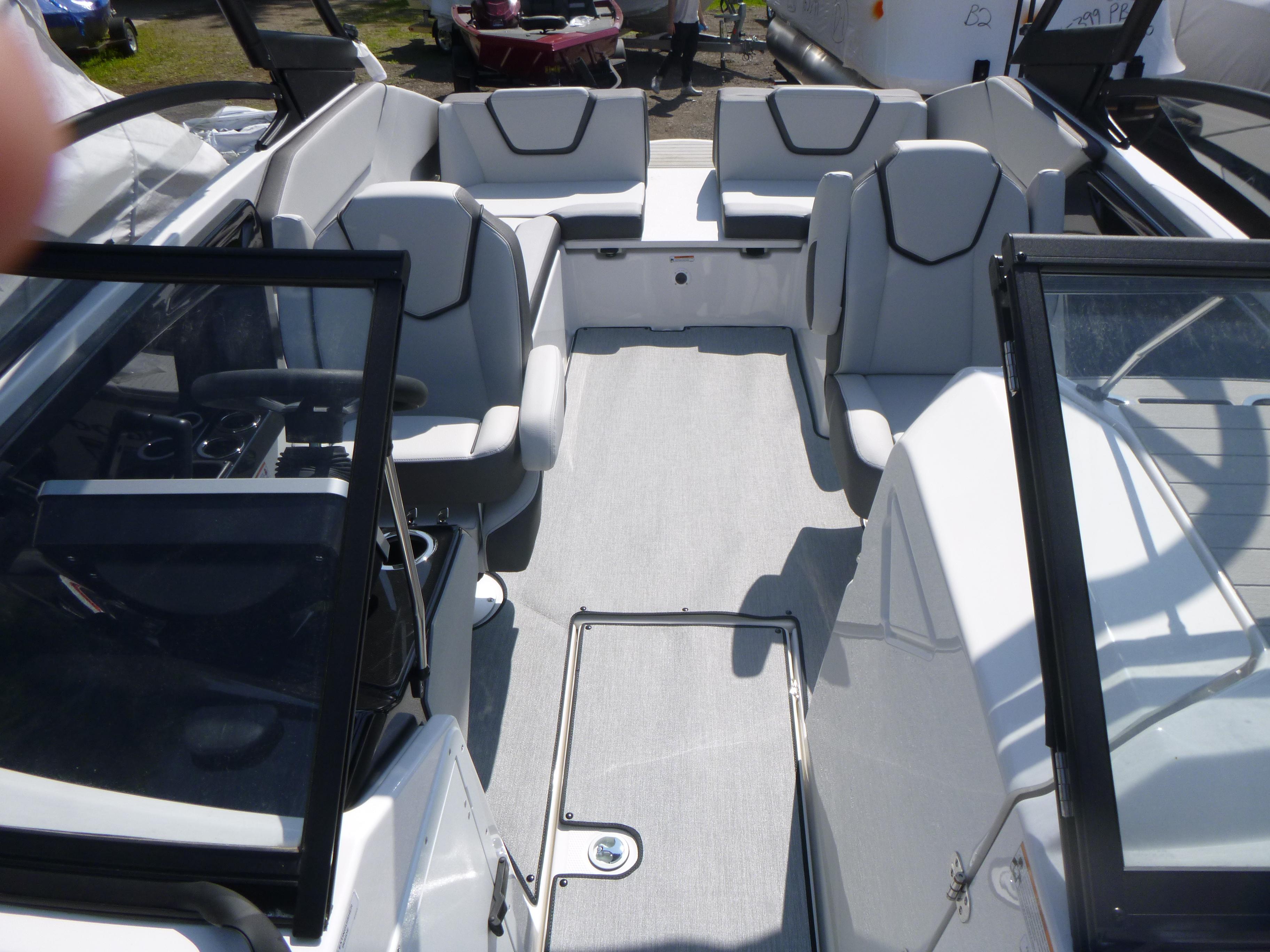2025 Yamaha Boats AR250 Gallery