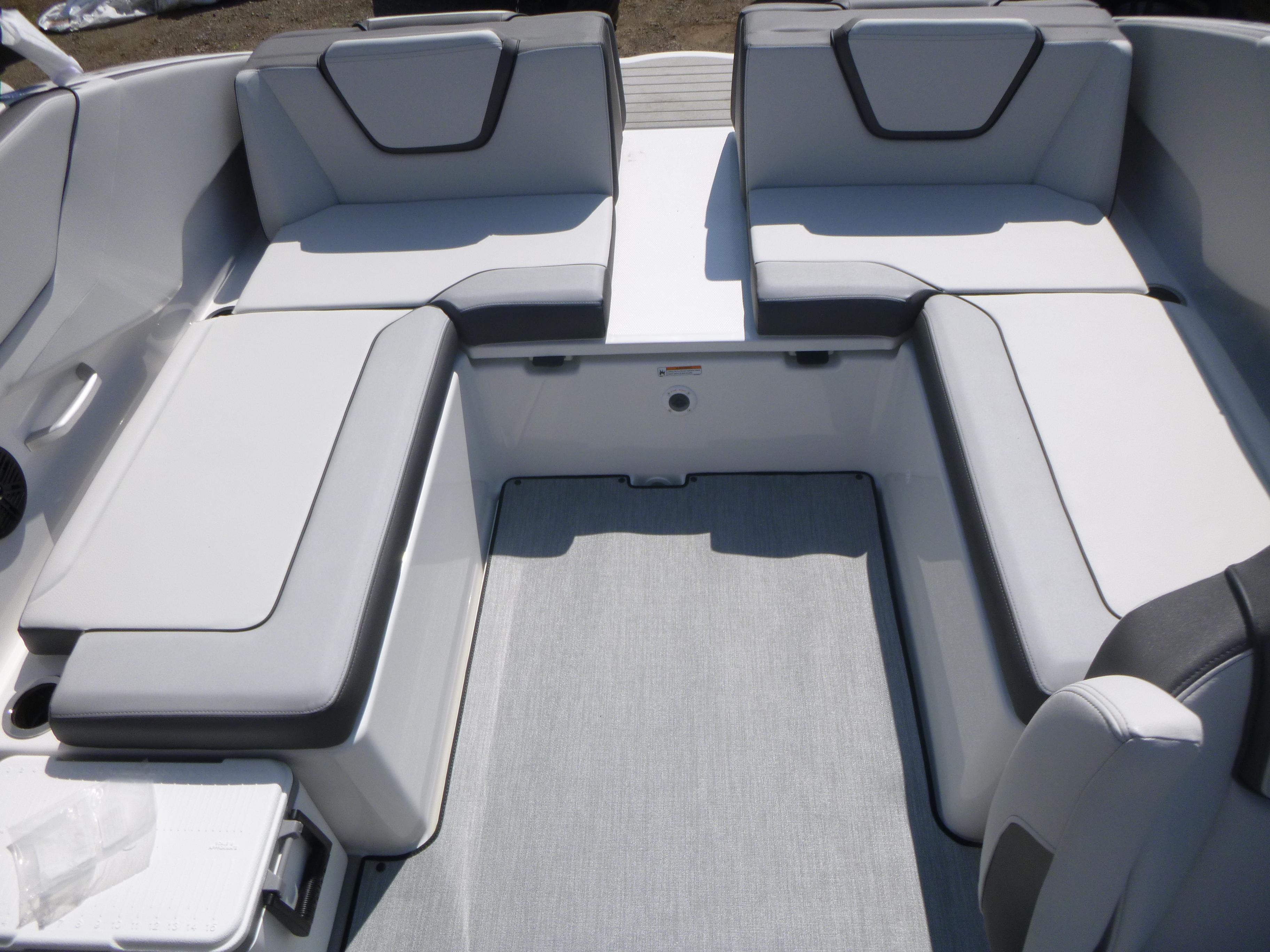 2025 Yamaha Boats AR250 Gallery