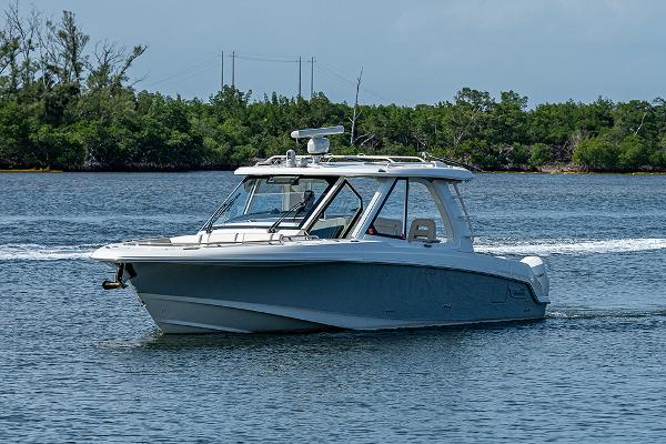 38' Boston Whaler, Listing Number 100914657, - Photo No. 4