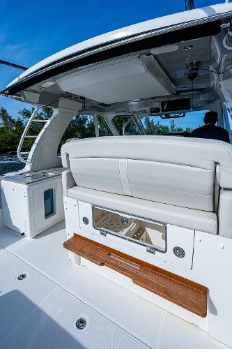 38' Boston Whaler, Listing Number 100914657, - Photo No. 17