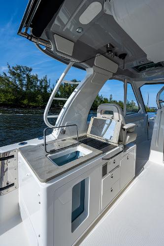38' Boston Whaler, Listing Number 100914657, Image No. 19