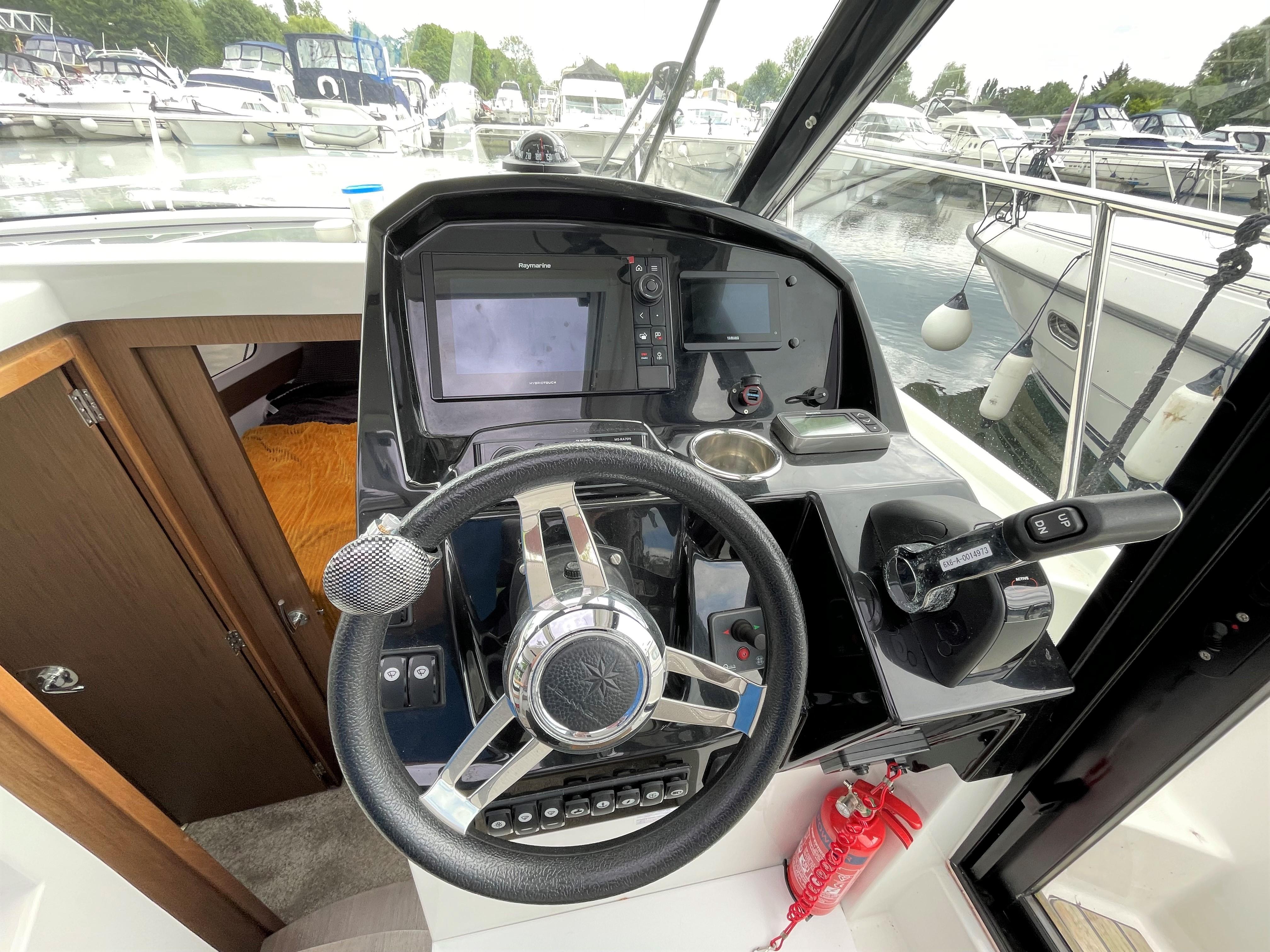 2017 Jeanneau Merry Fisher 895
