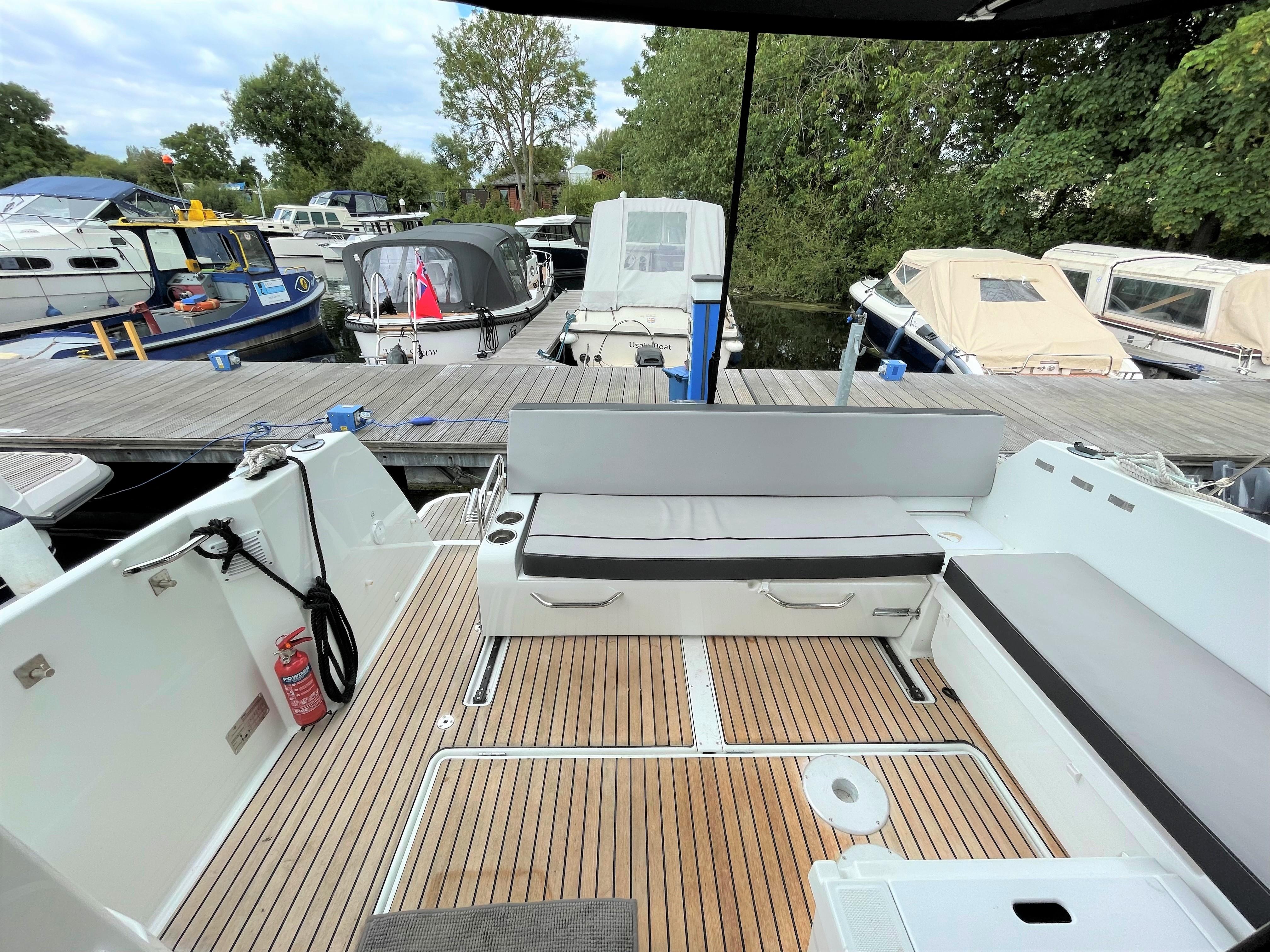 2017 Jeanneau Merry Fisher 895