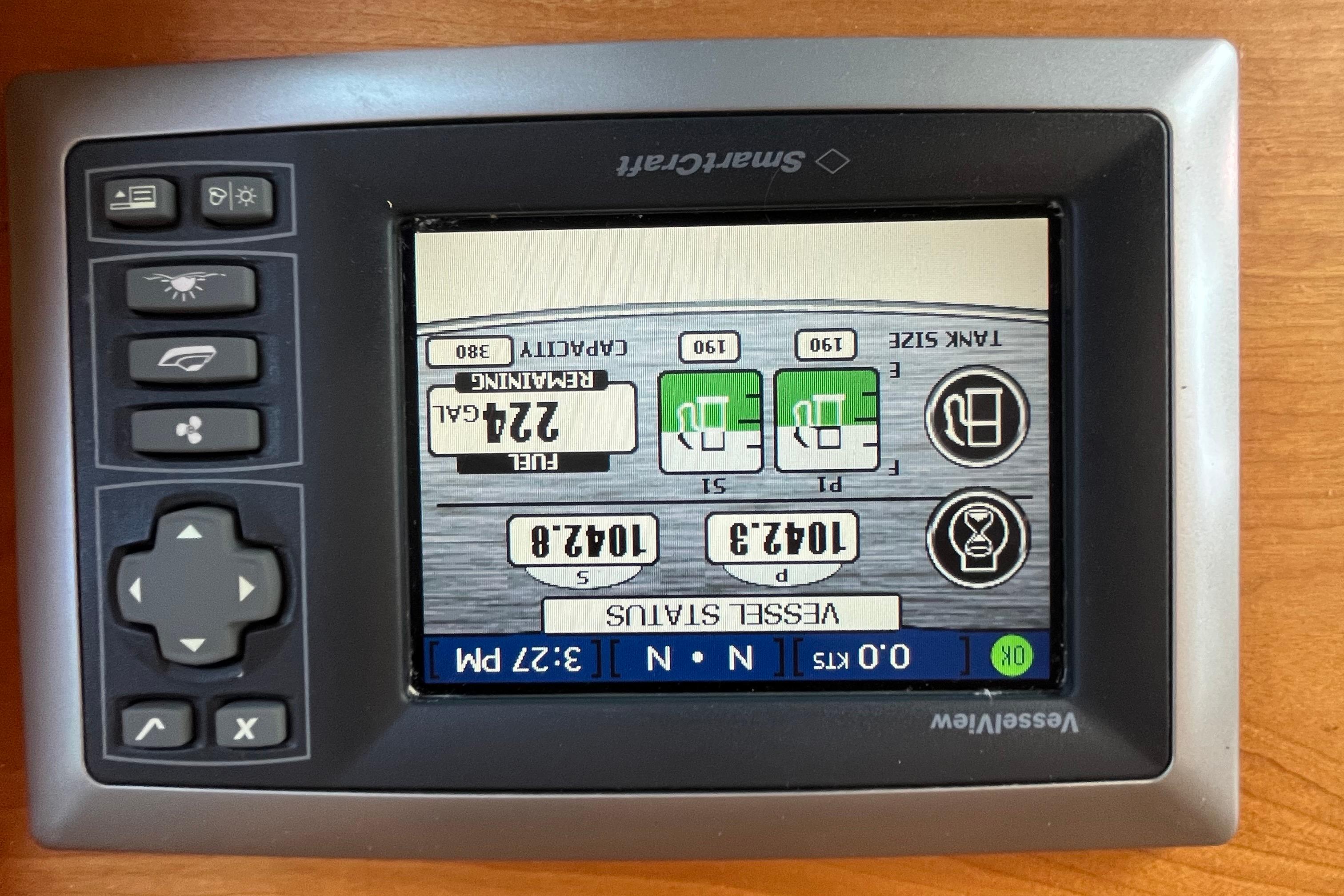 SmartCraft VesselView display on 2012 Sabre 42 Salon Express, showing fuel and vessel status.
