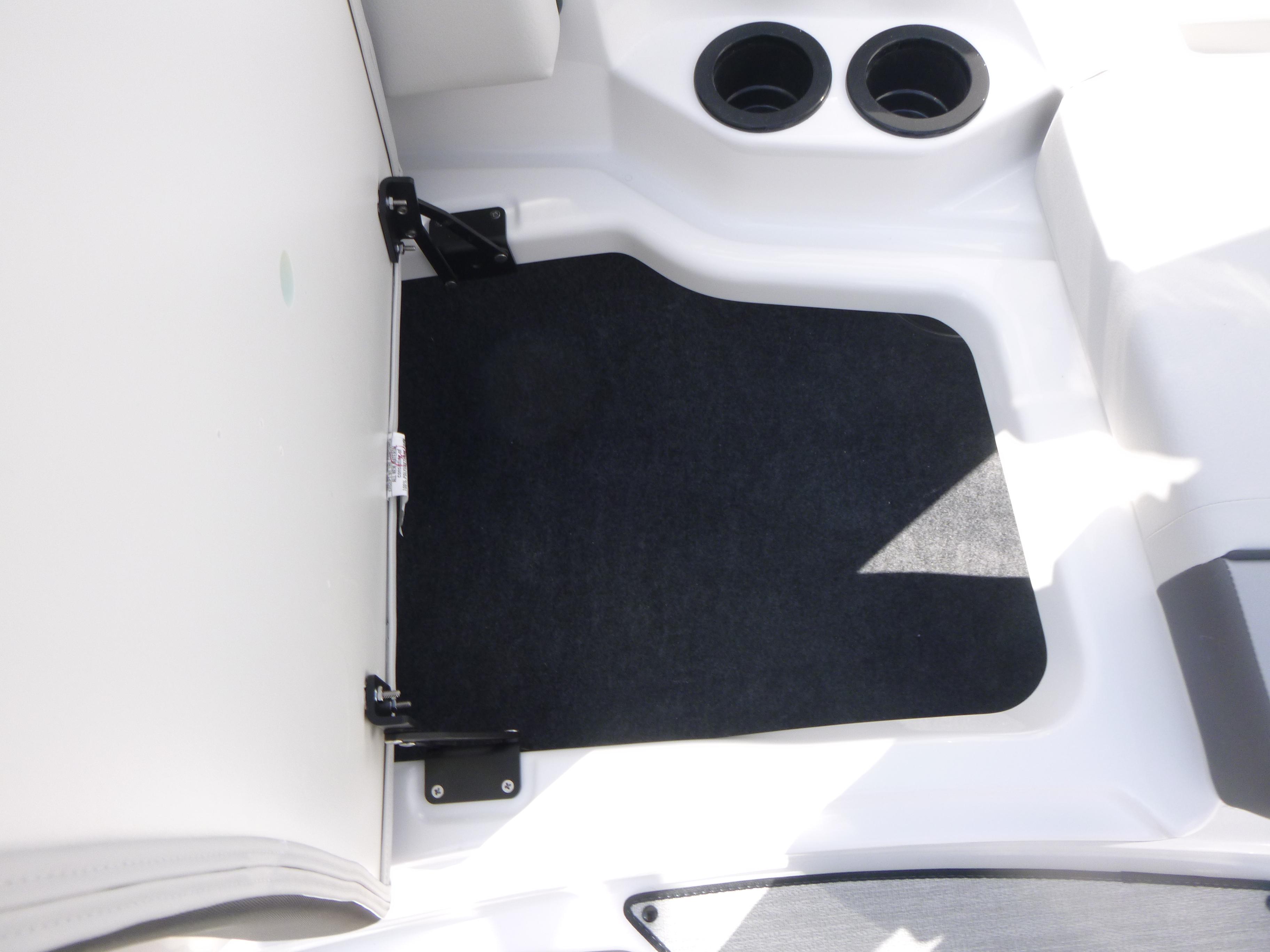 2025 Yamaha Boats AR220 Gallery