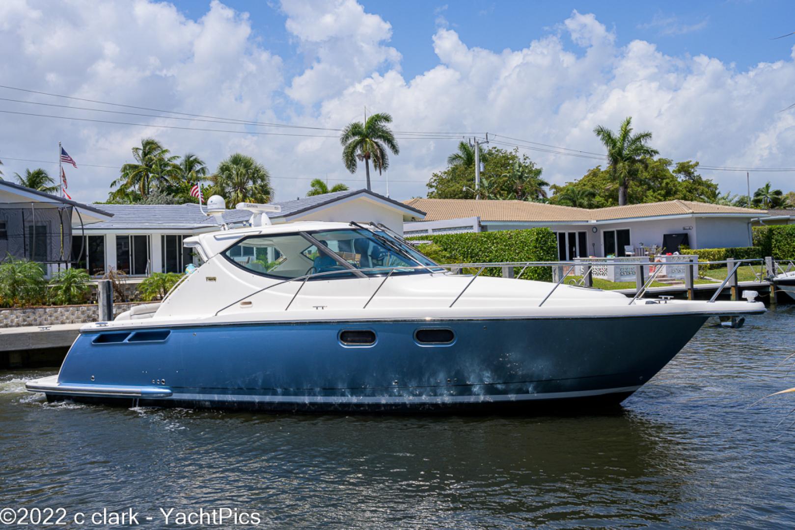 Tiara 39 - Exterior Profile