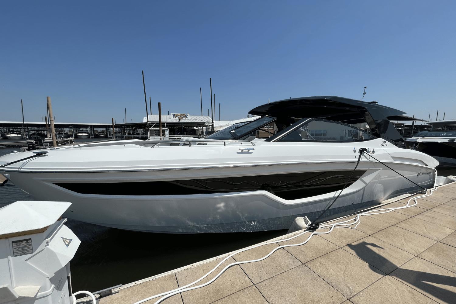 2025-cruisers-yachts-38gls--power-9309015-967424602-0-230820241140-2