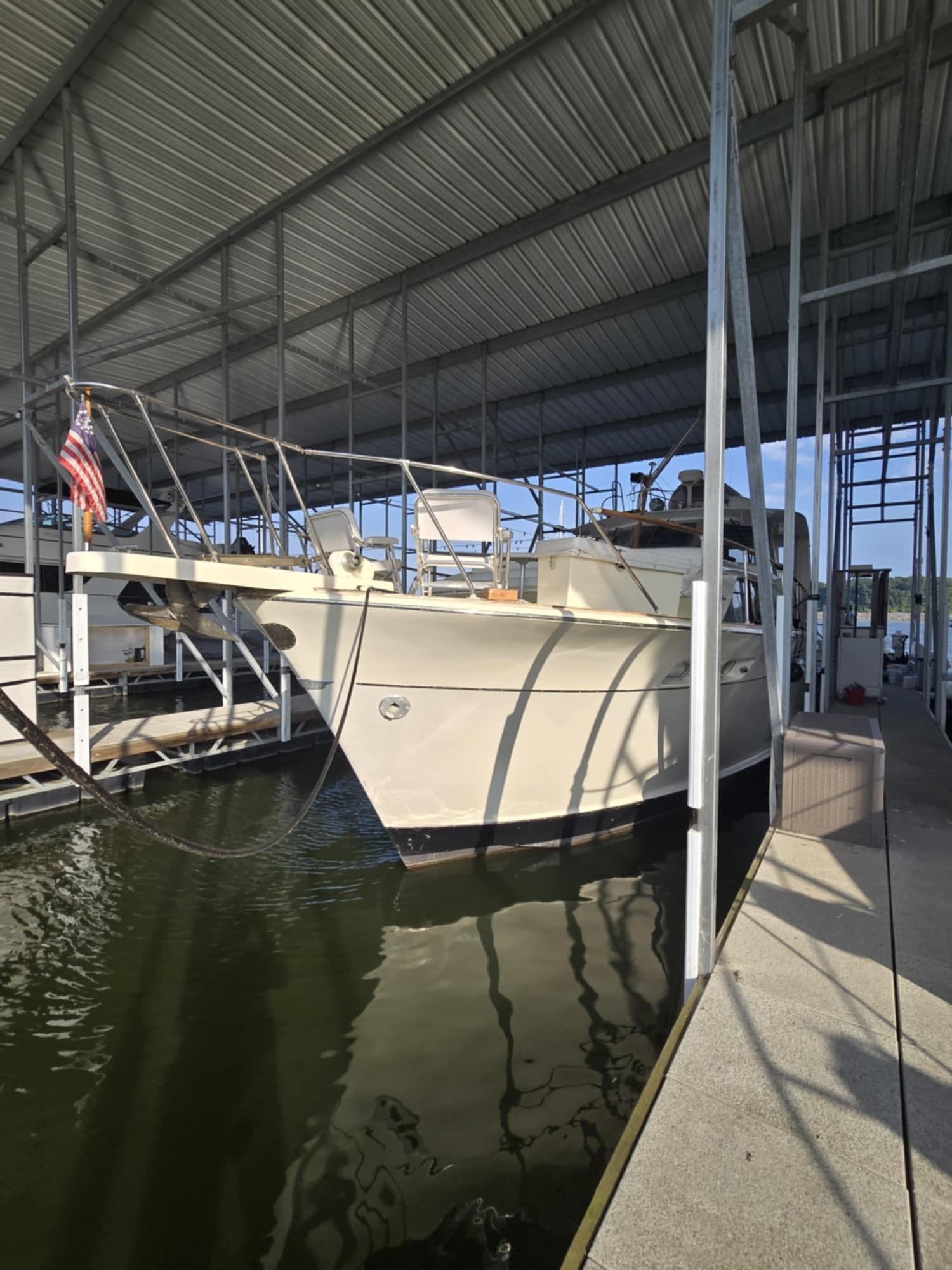 47' Chris-Craft, Listing Number 100917037, - Photo No. 3