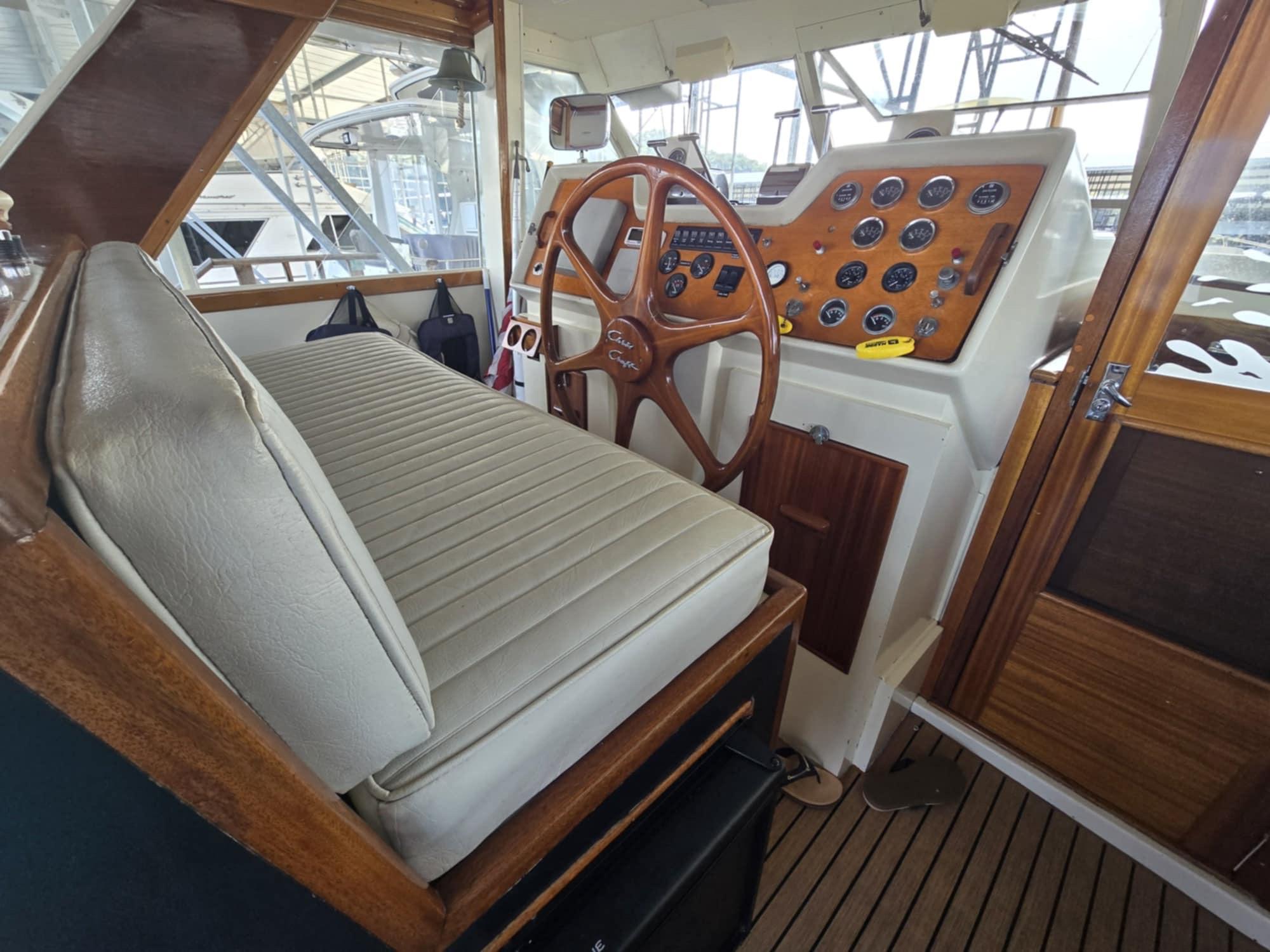 47' Chris-Craft, Listing Number 100917037, - Photo No. 18