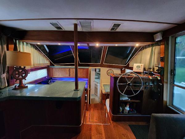 44' Tollycraft, Listing Number 100913141, - Photo No. 2