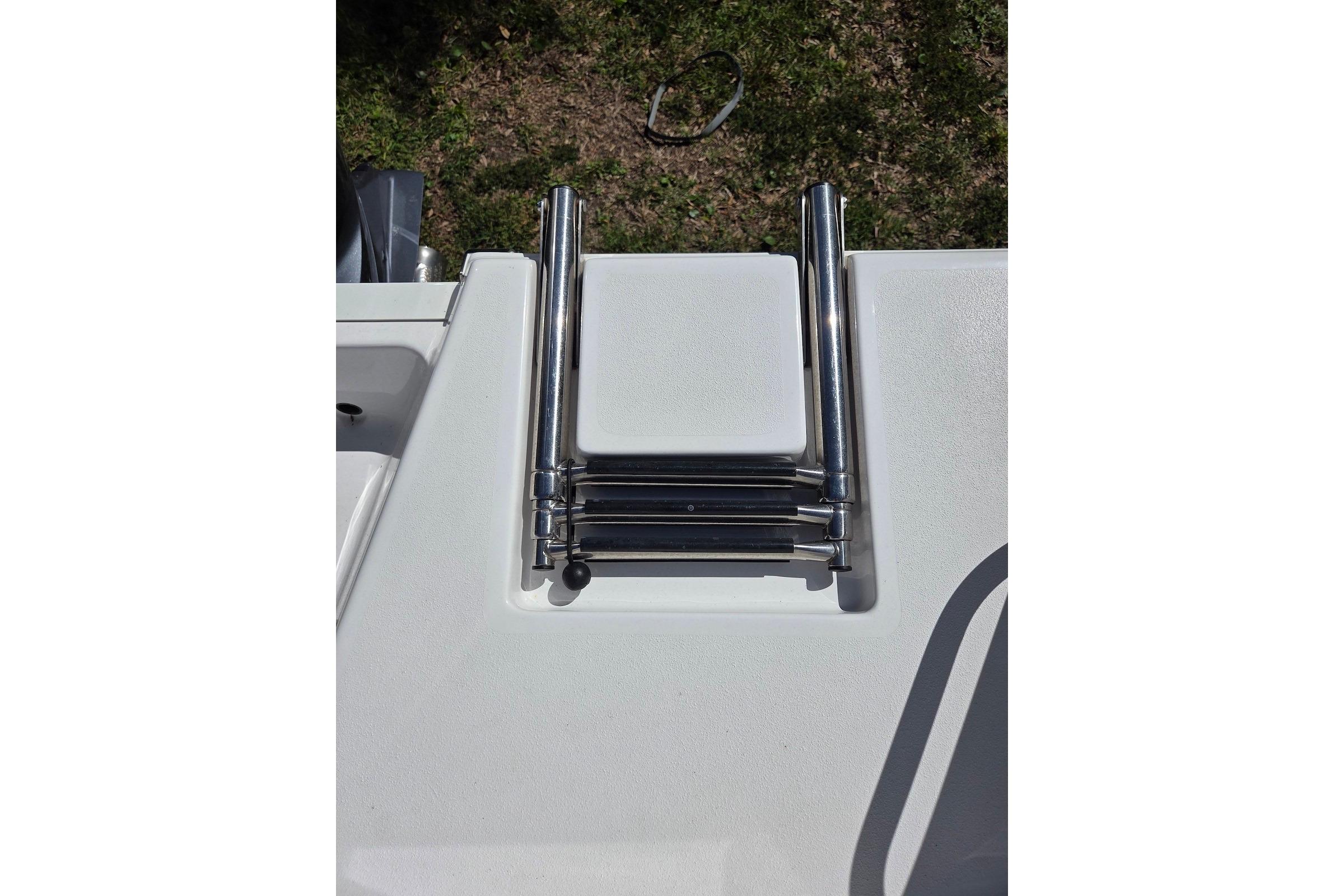 NC 10454 BW Knot 10 Yacht Sales NC 10454 BW Knot 10 Yacht Sales