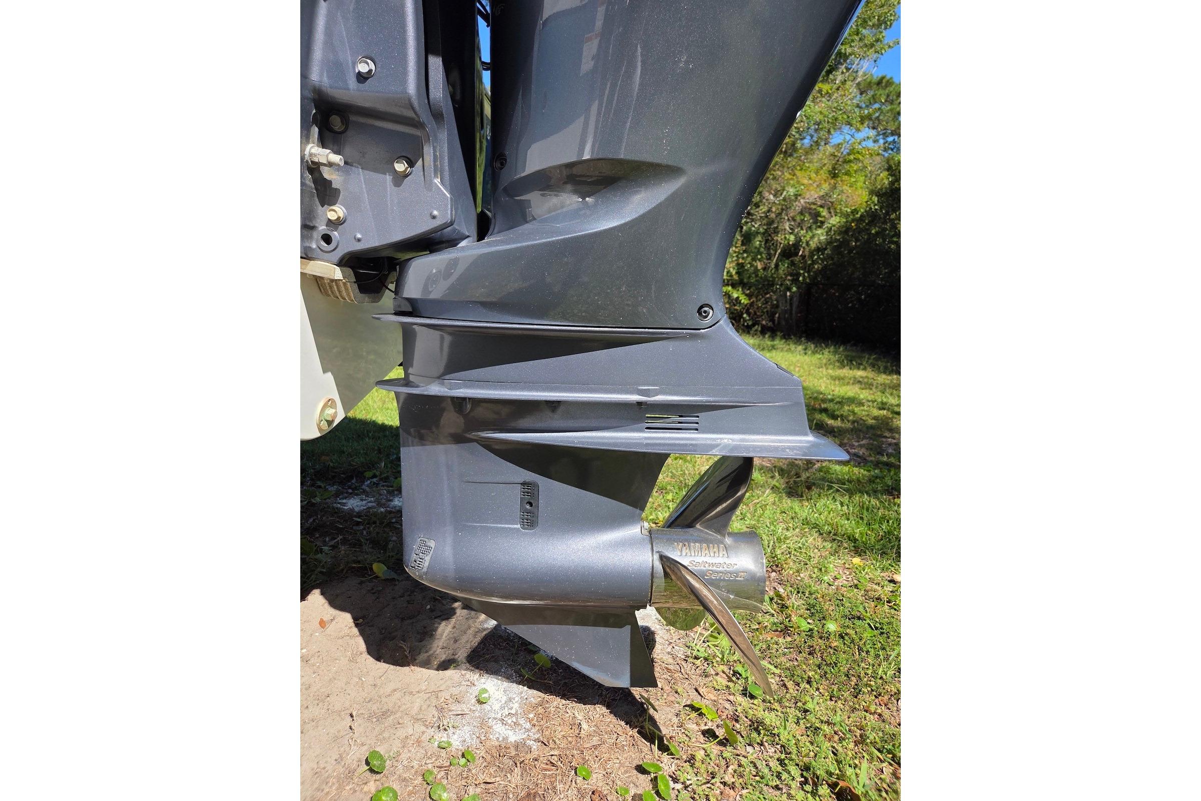 NC 10454 BW Knot 10 Yacht Sales NC 10454 BW Knot 10 Yacht Sales