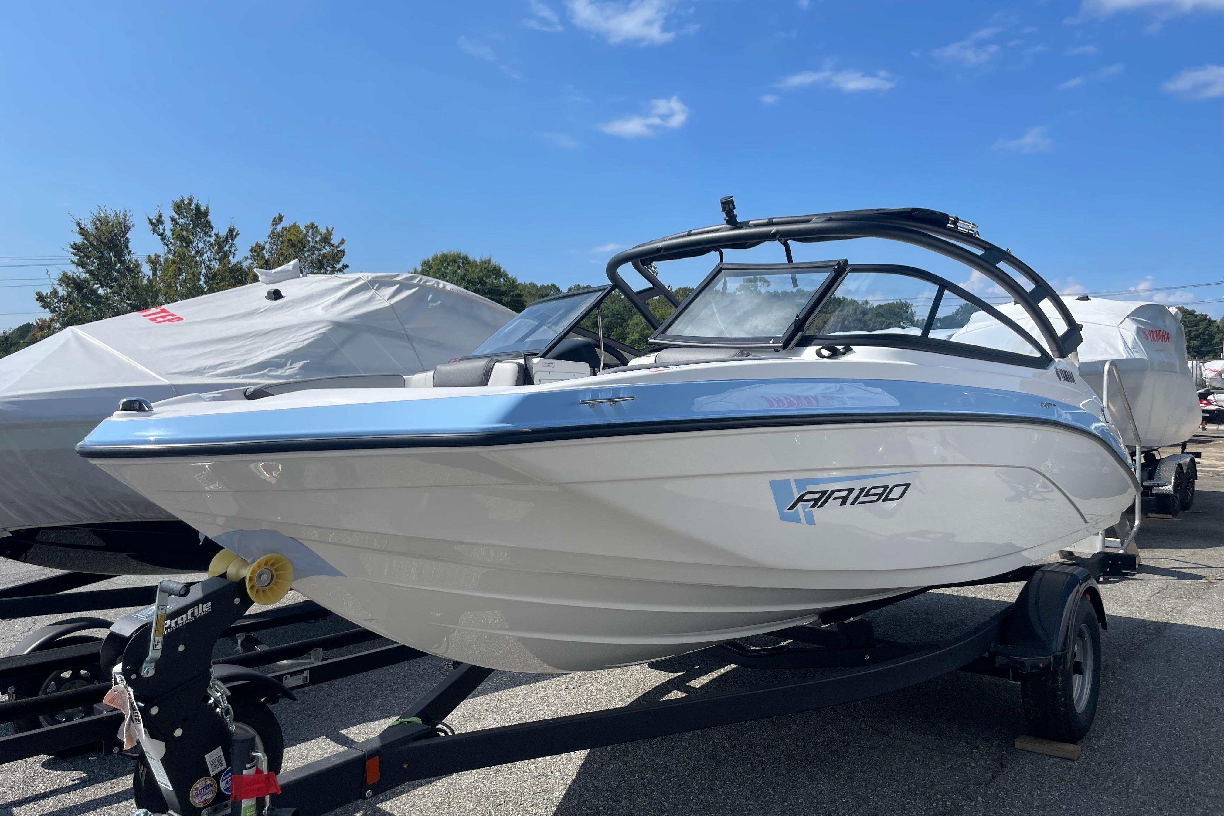 2026 Yamaha Boats AR190