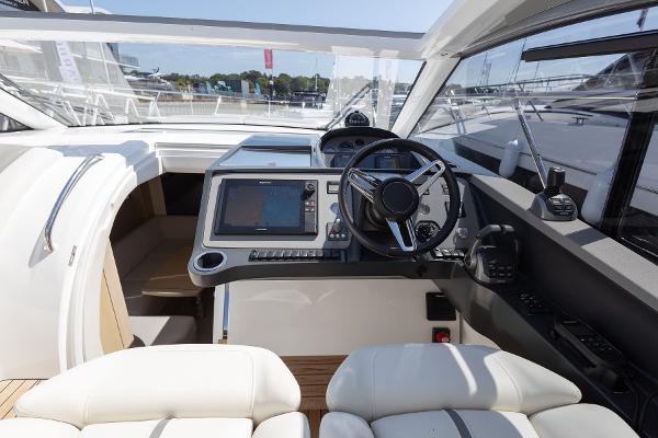 Princess Motor Yacht Sales - Used Princess V40