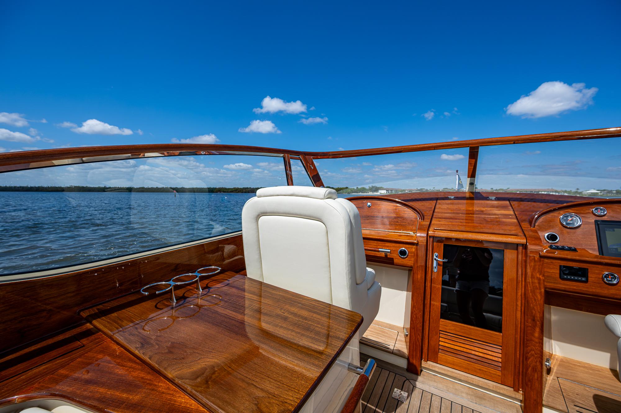 Hinckley-34 Runabout 2018-PAMPELONNE RI-US-9779003 | Thumbnail