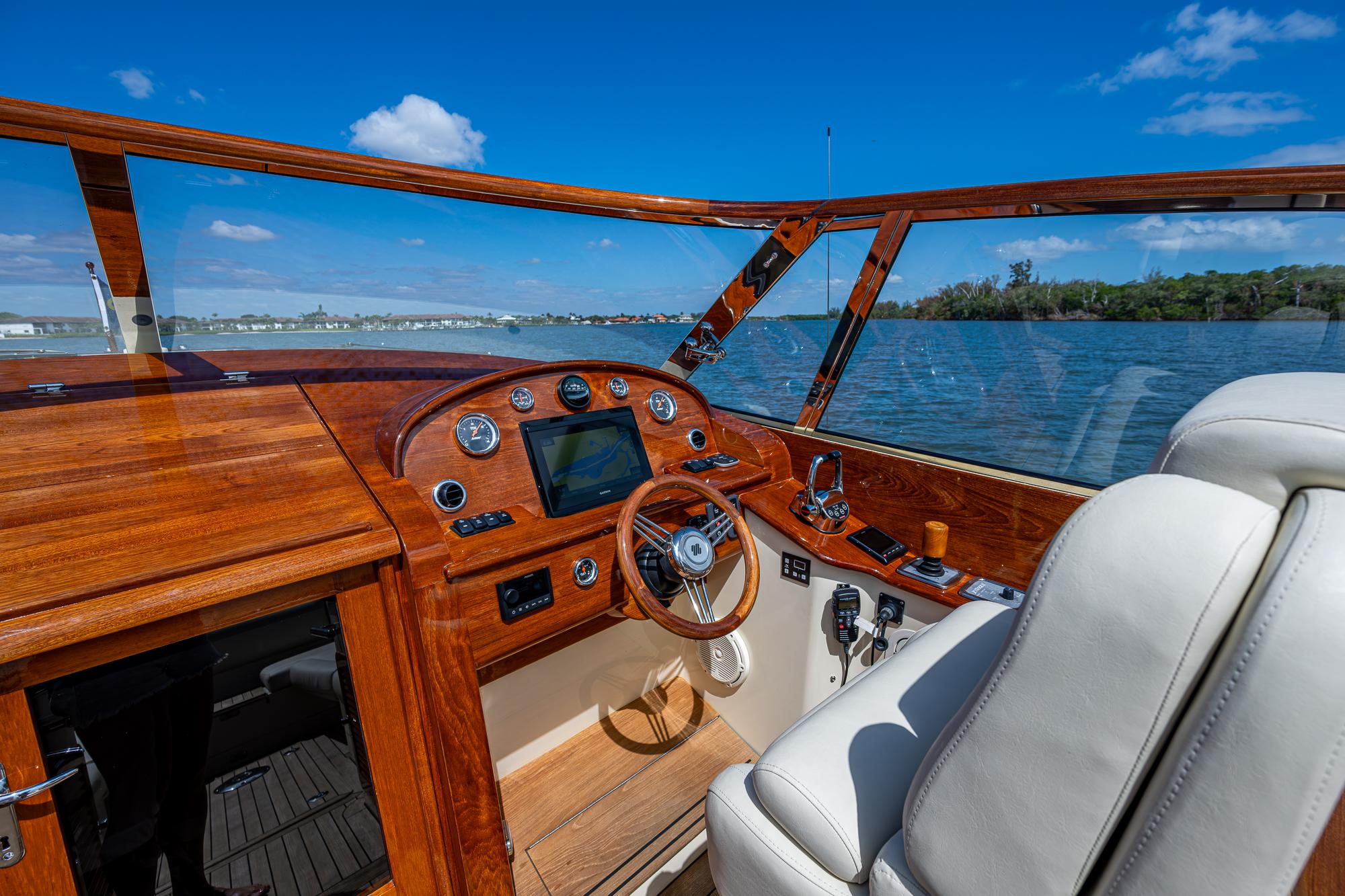 Hinckley-34 Runabout 2018-PAMPELONNE RI-US-9779003 | Thumbnail