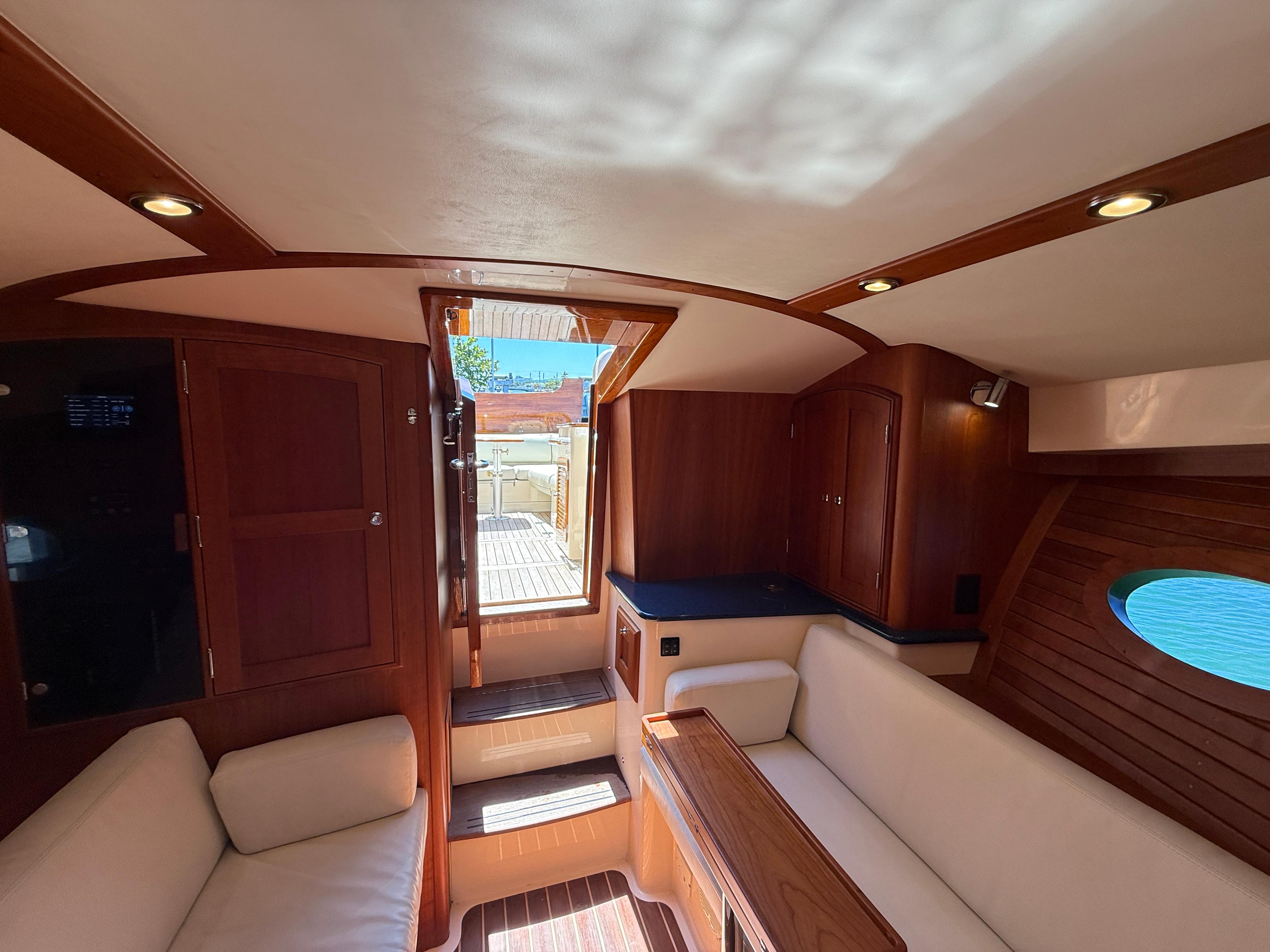 Hinckley-34 Runabout 2018-PAMPELONNE RI-US-9779003 | Thumbnail
