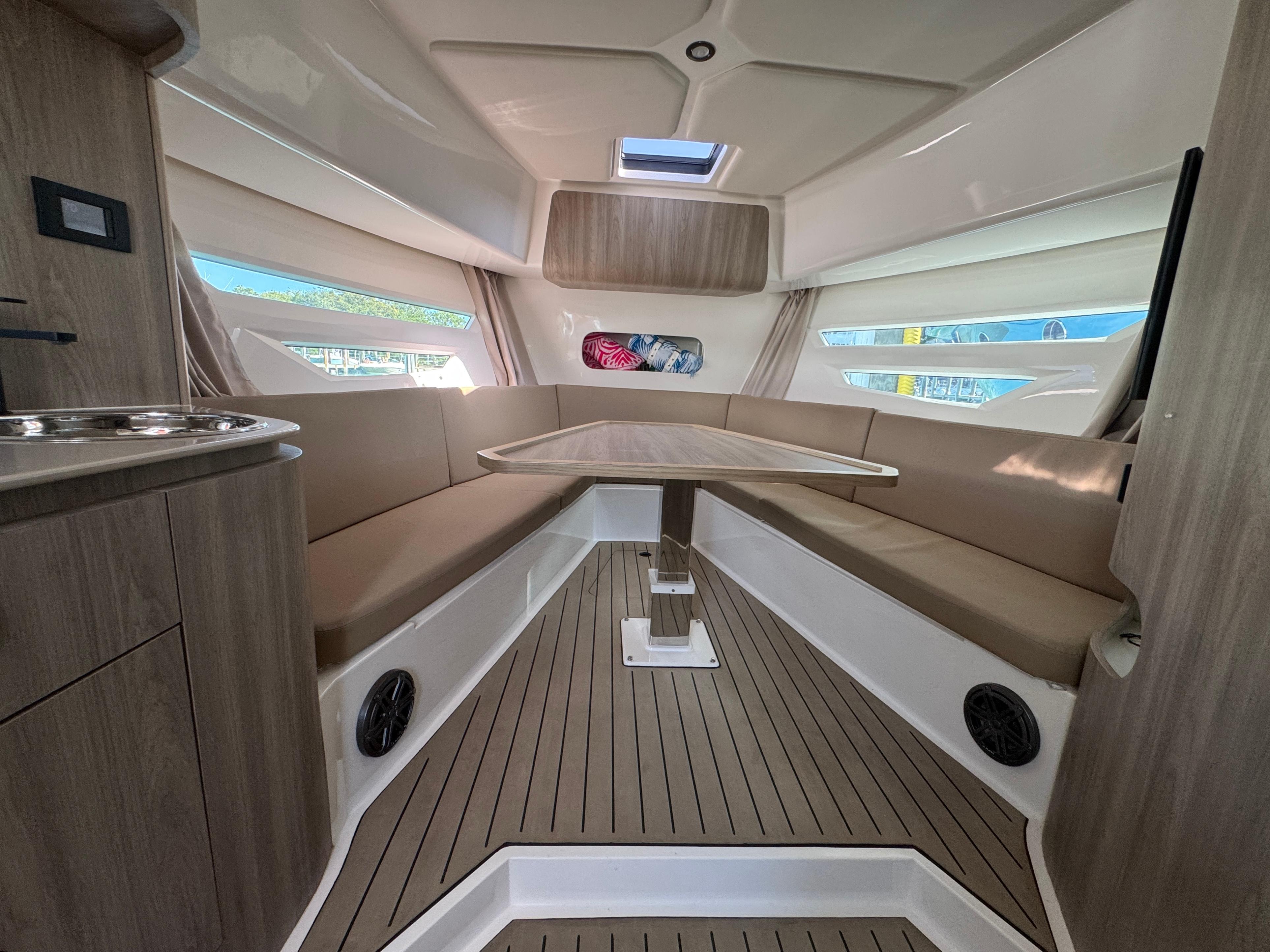 Gulf Craft-Oryx 379 2023 -FL-US-9709003 | Thumbnail