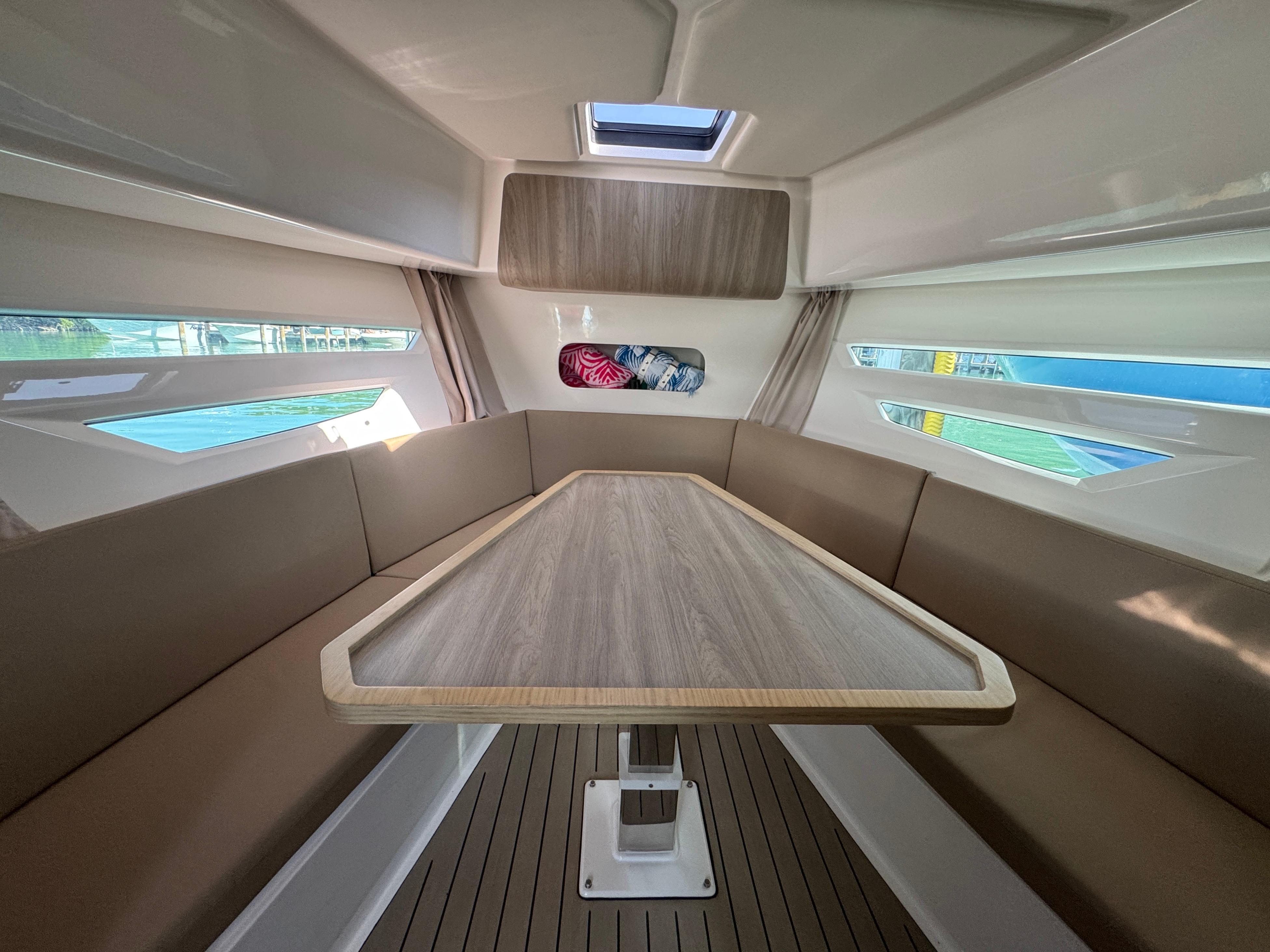 Gulf Craft-Oryx 379 2023 -FL-US-9709003 | Thumbnail