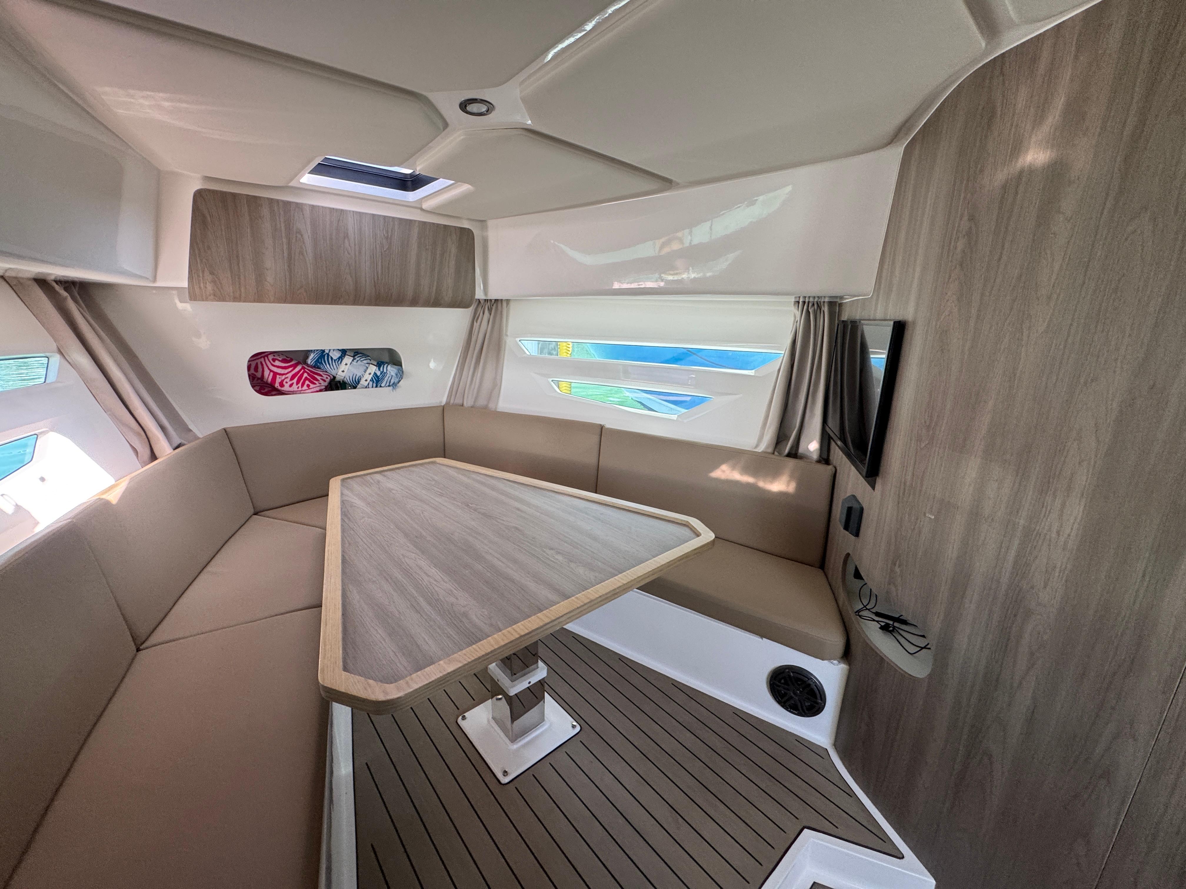 Gulf Craft-Oryx 379 2023 -FL-US-9709003 | Thumbnail