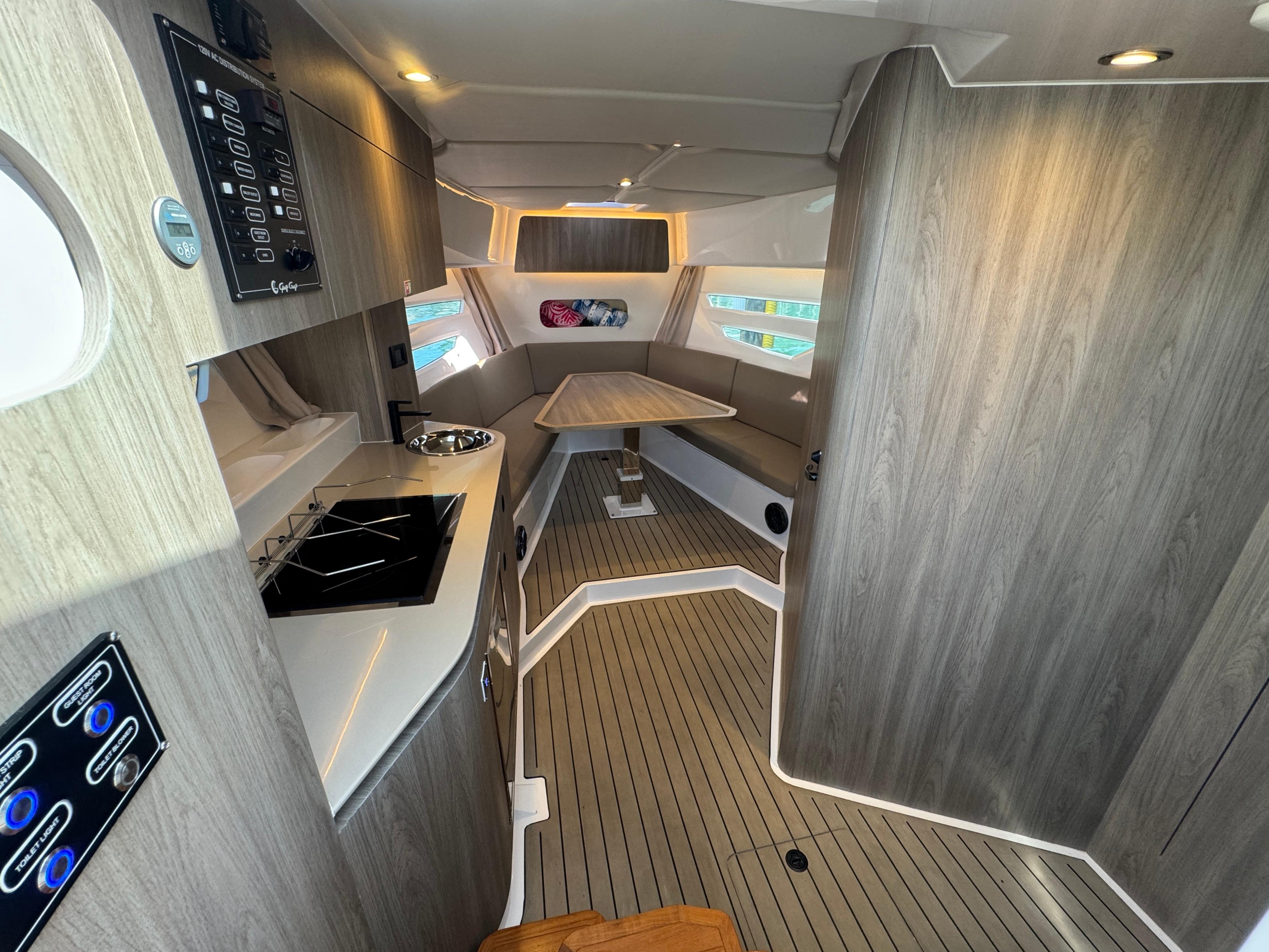 Gulf Craft-Oryx 379 2023 -FL-US-9709003 | Thumbnail