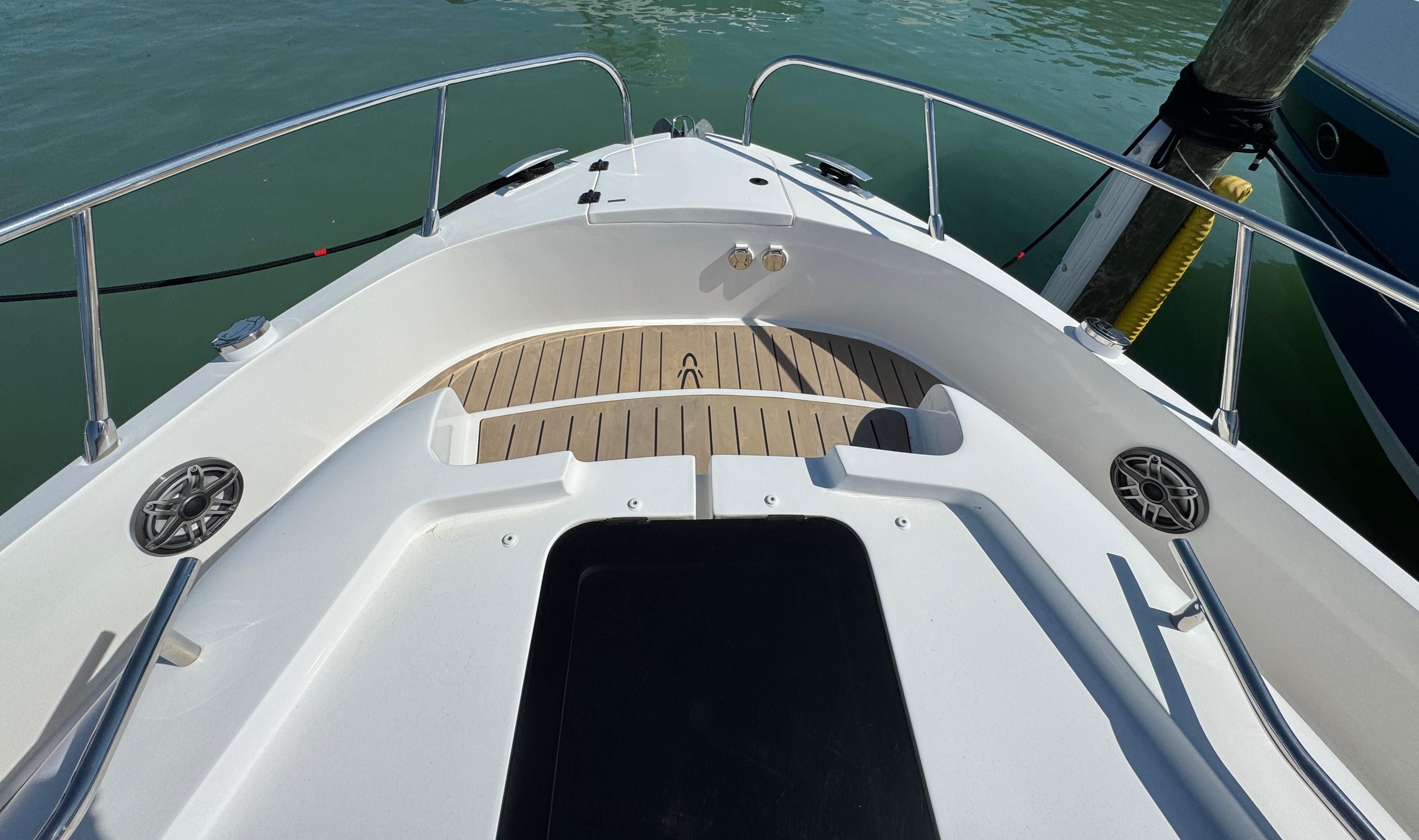 Gulf Craft-Oryx 379 2023 -FL-US-9709003 | Thumbnail