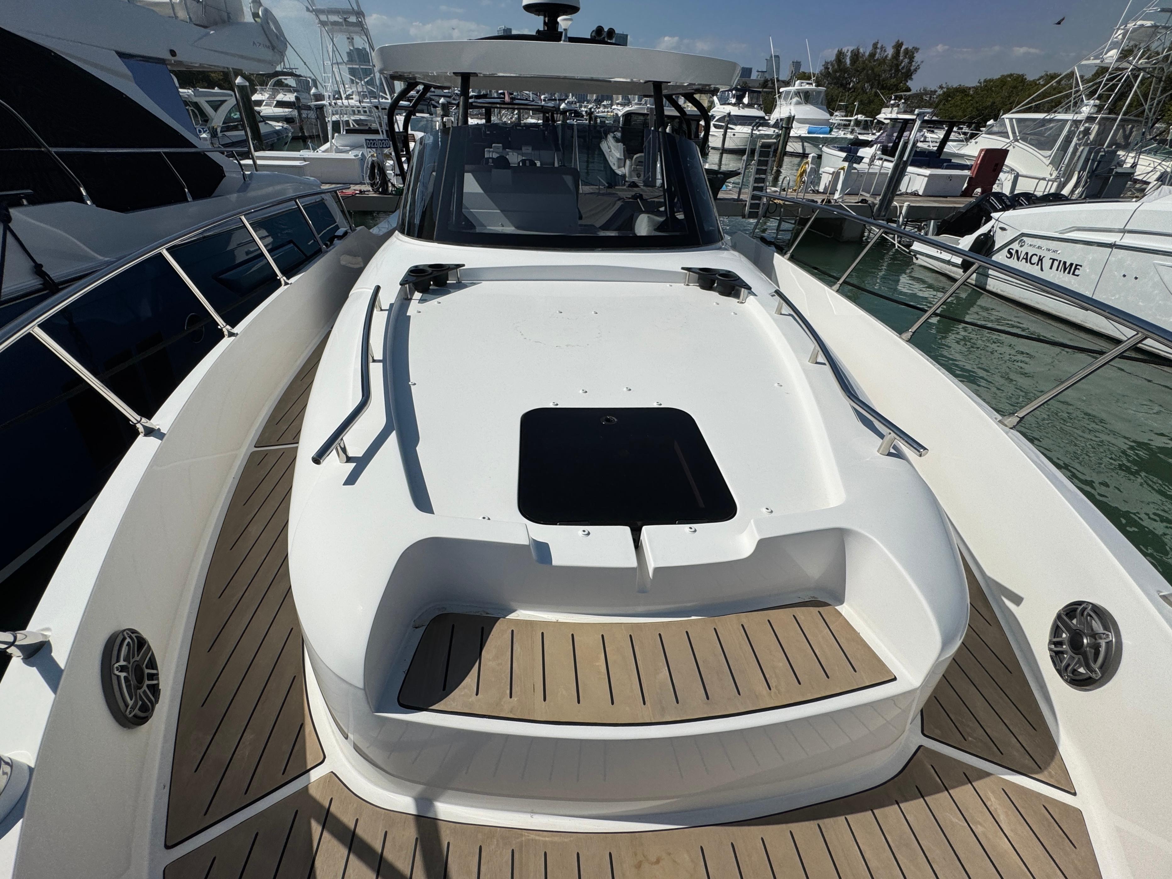 Gulf Craft-Oryx 379 2023 -FL-US-9709003 | Thumbnail