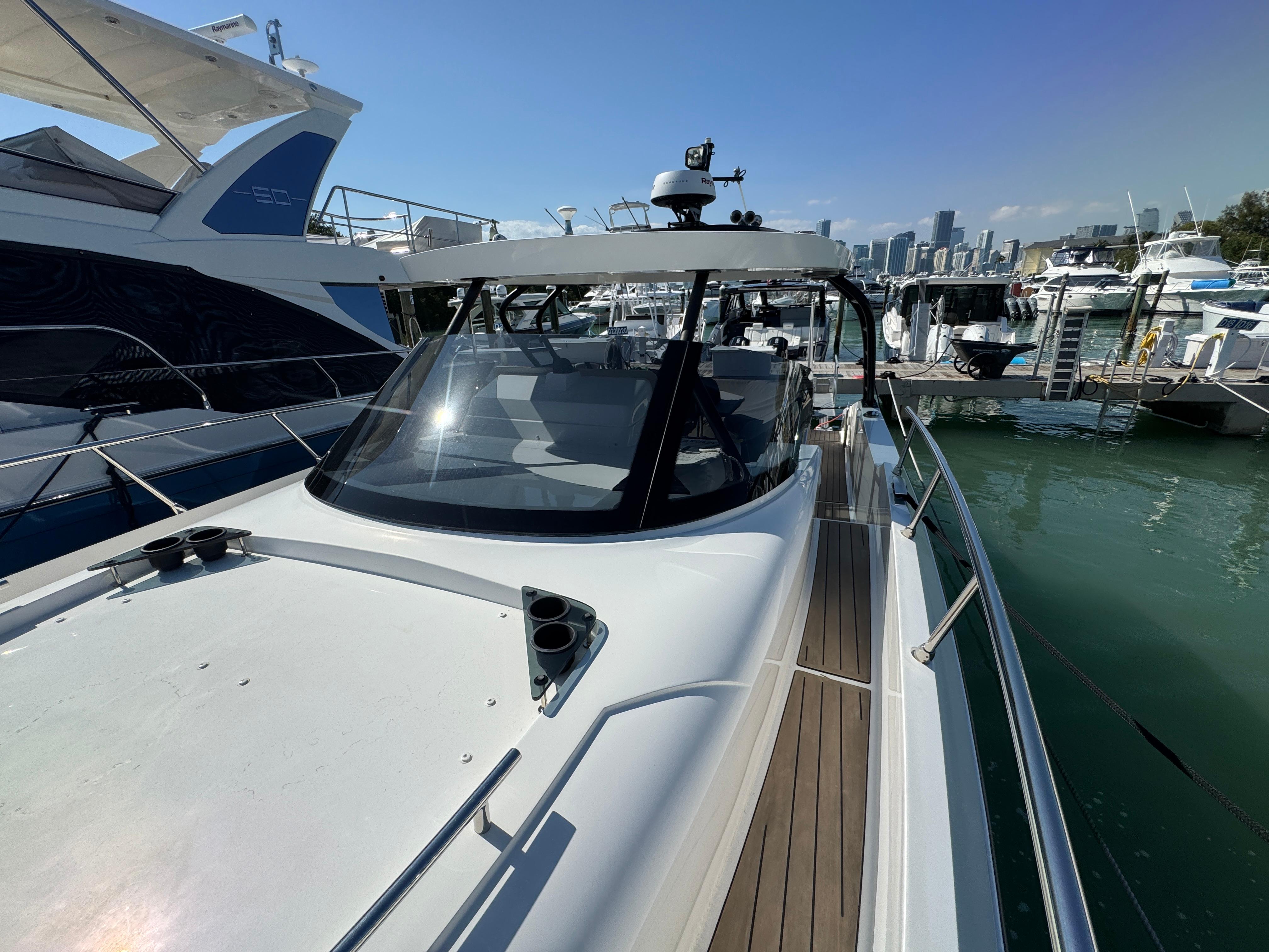 Gulf Craft-Oryx 379 2023 -FL-US-9709003 | Thumbnail