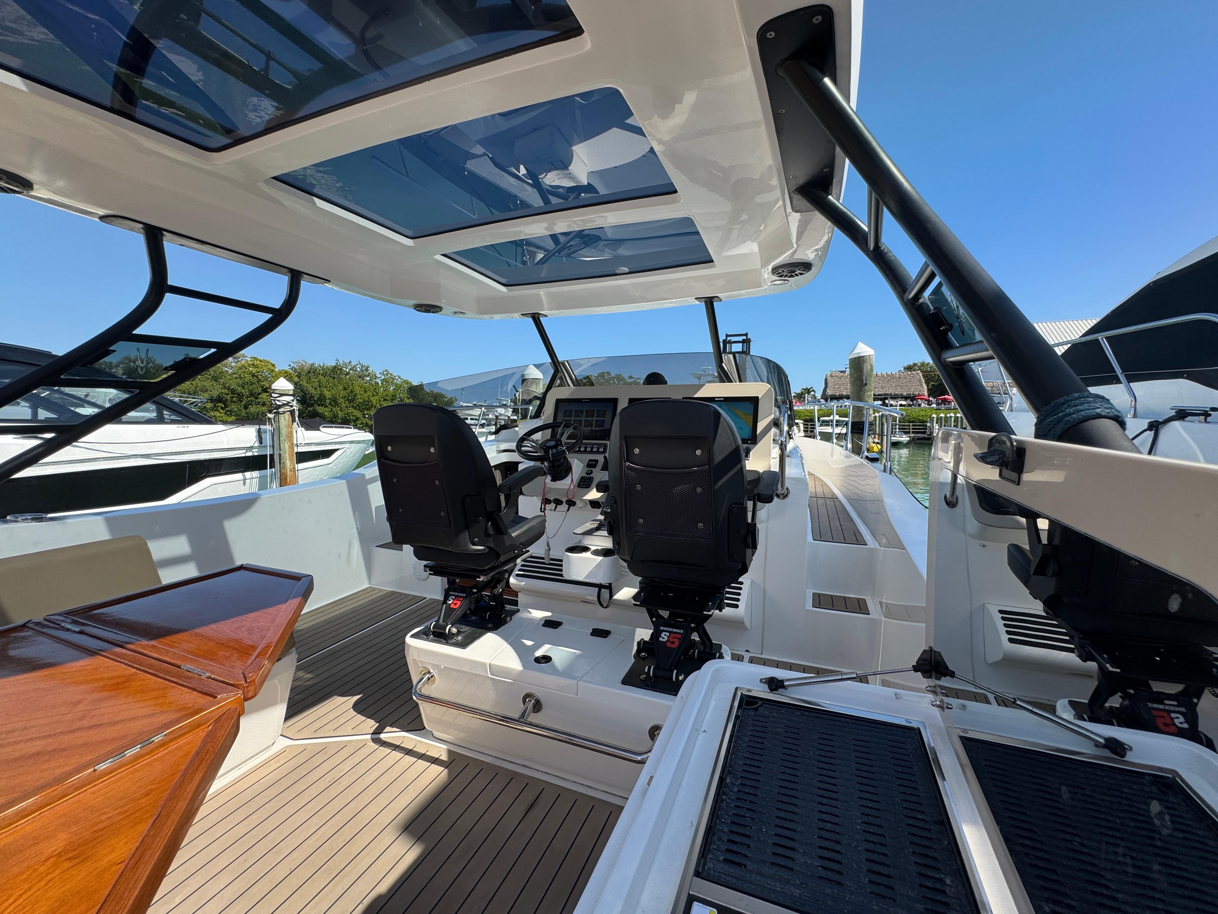 Gulf Craft-Oryx 379 2023 -FL-US-9709003 | Thumbnail