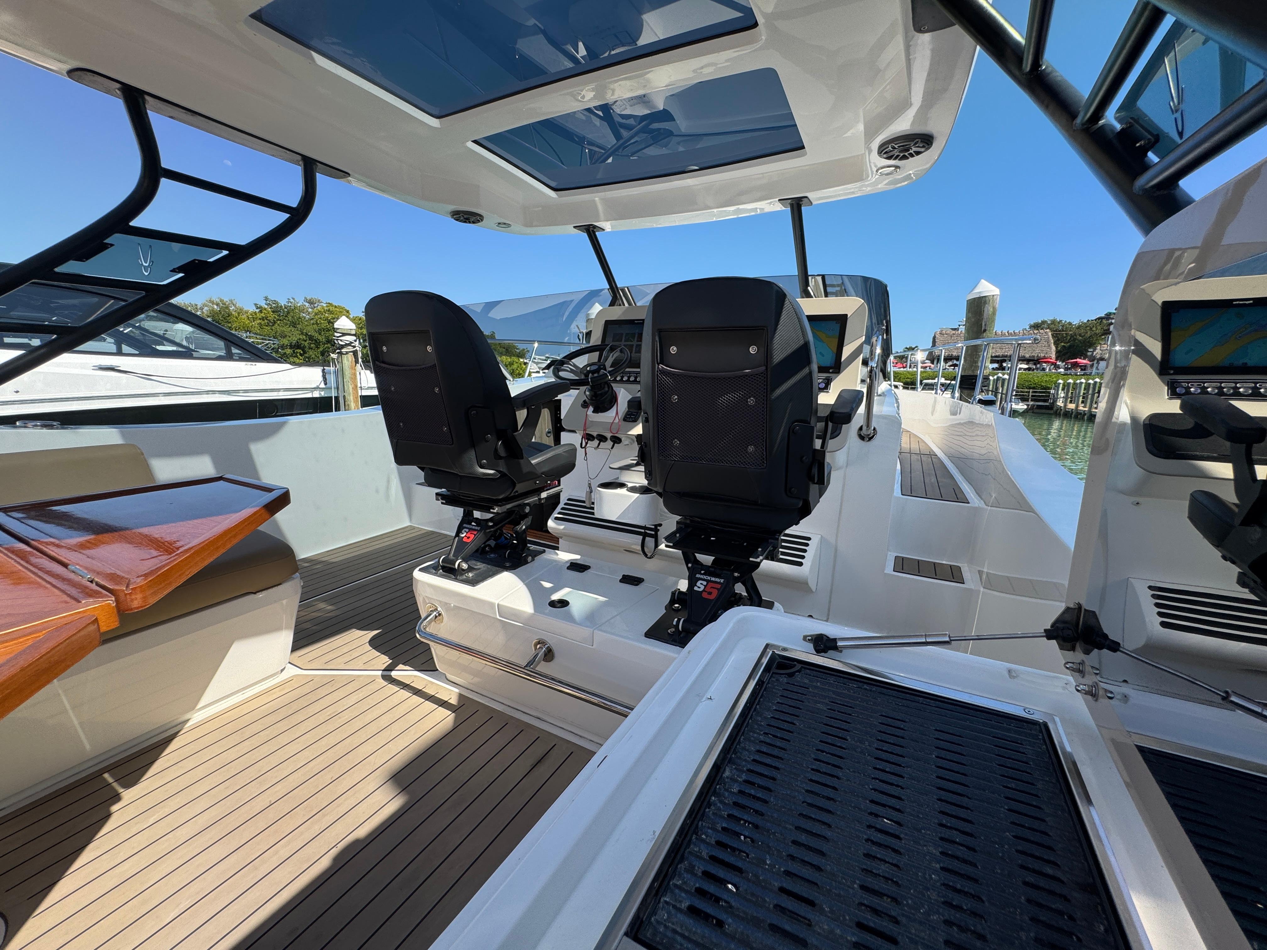 Gulf Craft-Oryx 379 2023 -FL-US-9709003 | Thumbnail