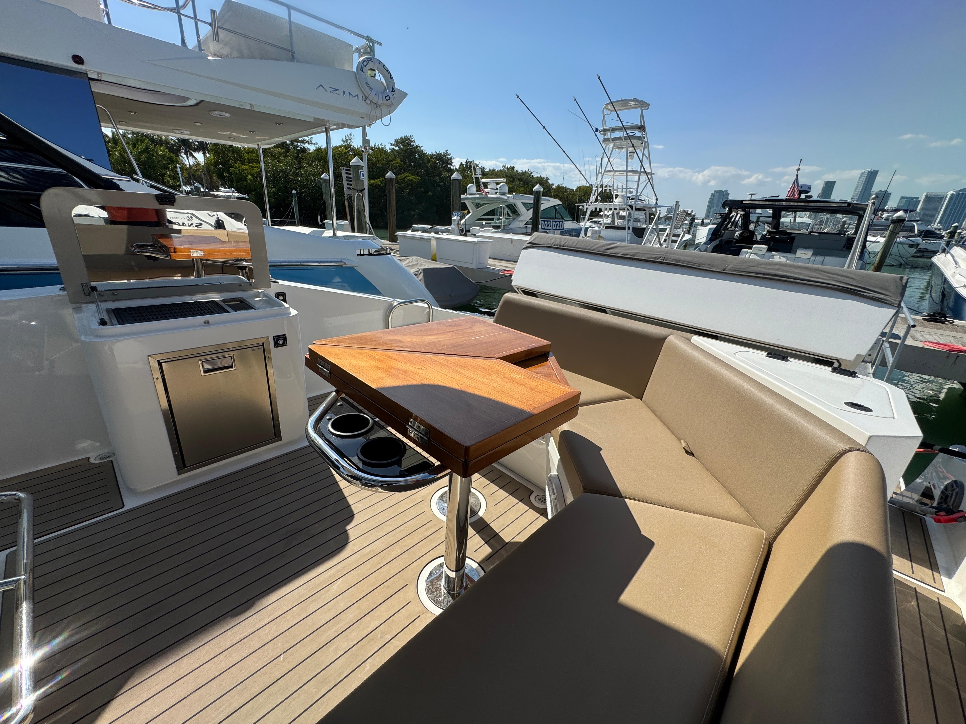 Gulf Craft-Oryx 379 2023 -FL-US-9709003 | Thumbnail